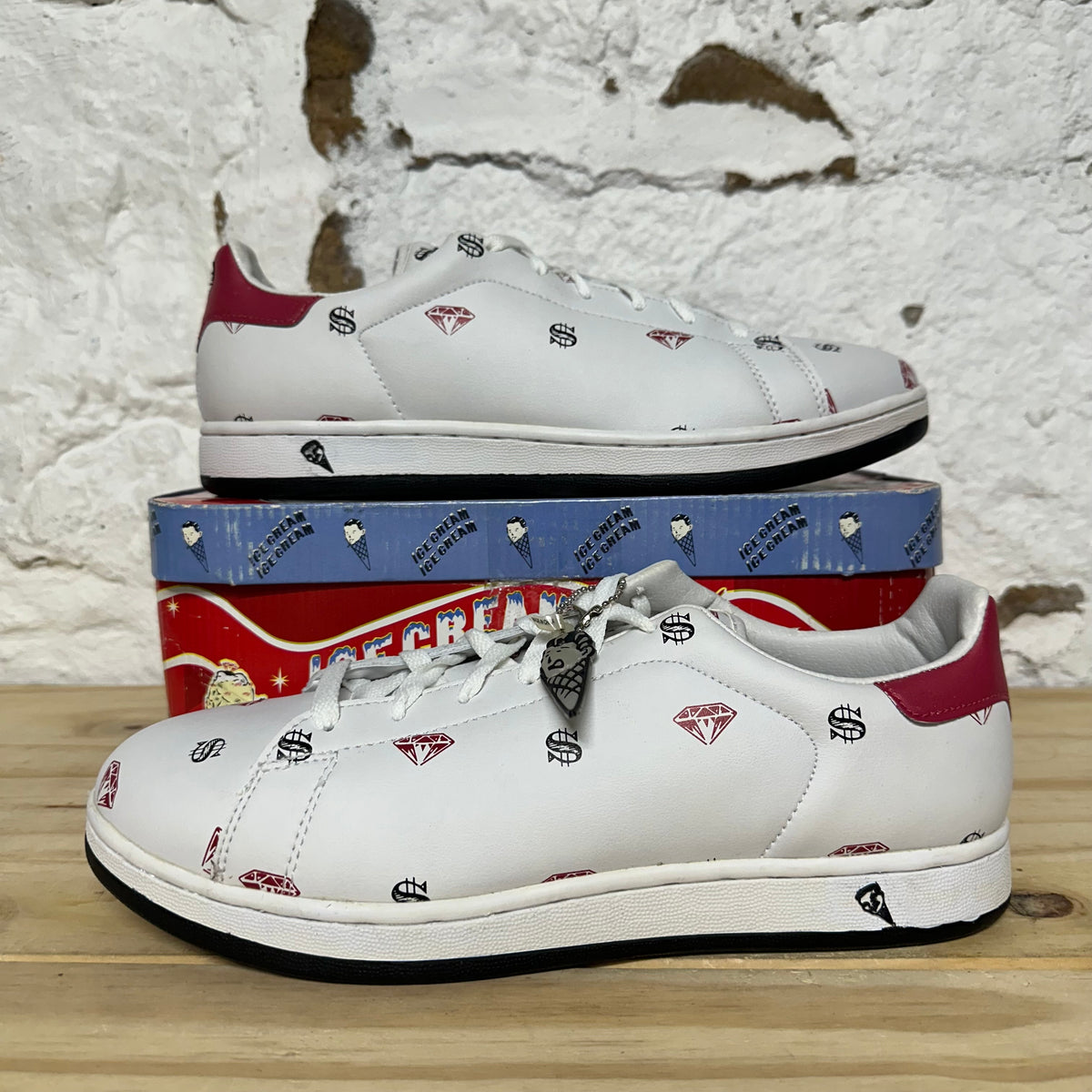 Ice Cream White Low Top Sz 10 DS