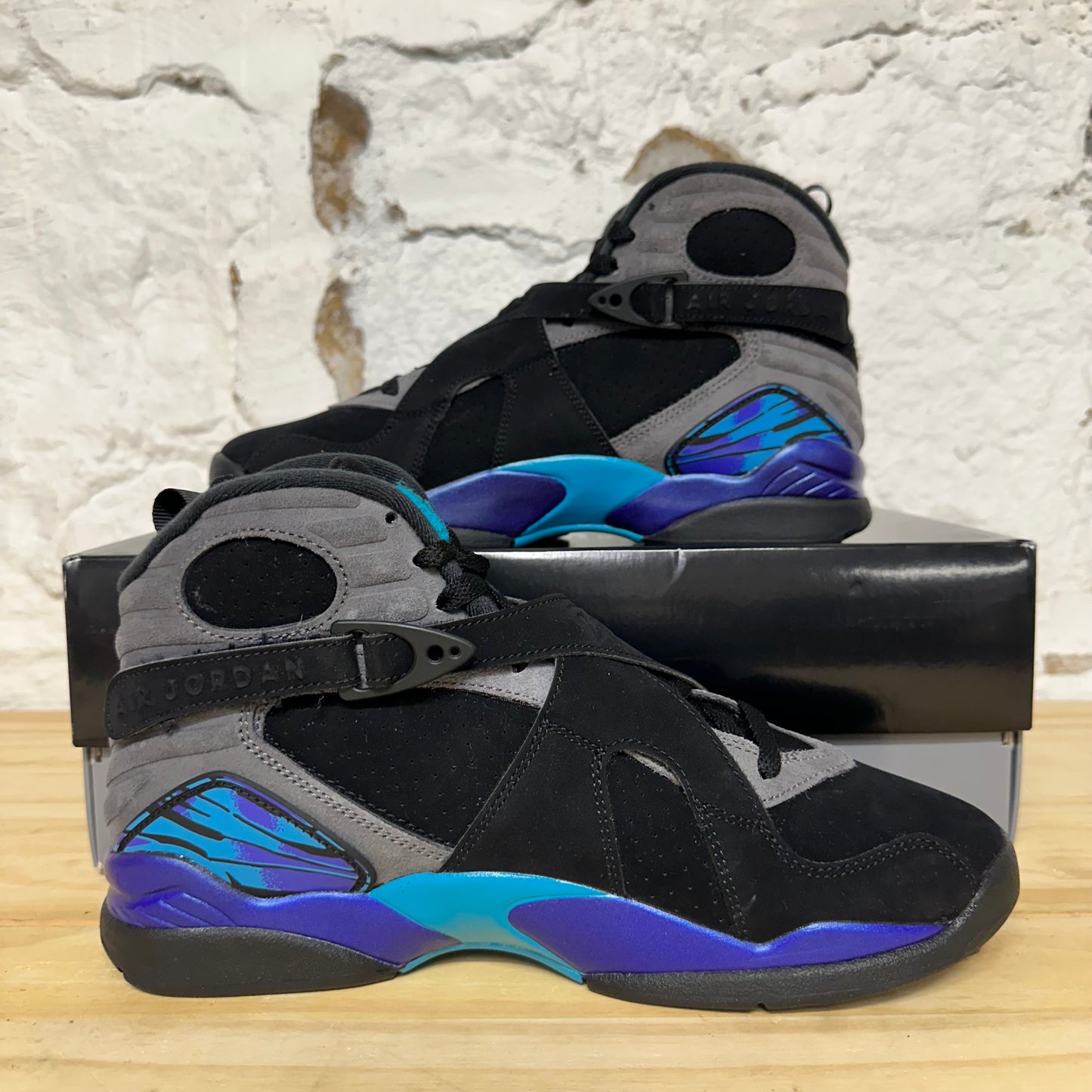 Air Jordan 8 Aqua (2025) Sz 9 DS