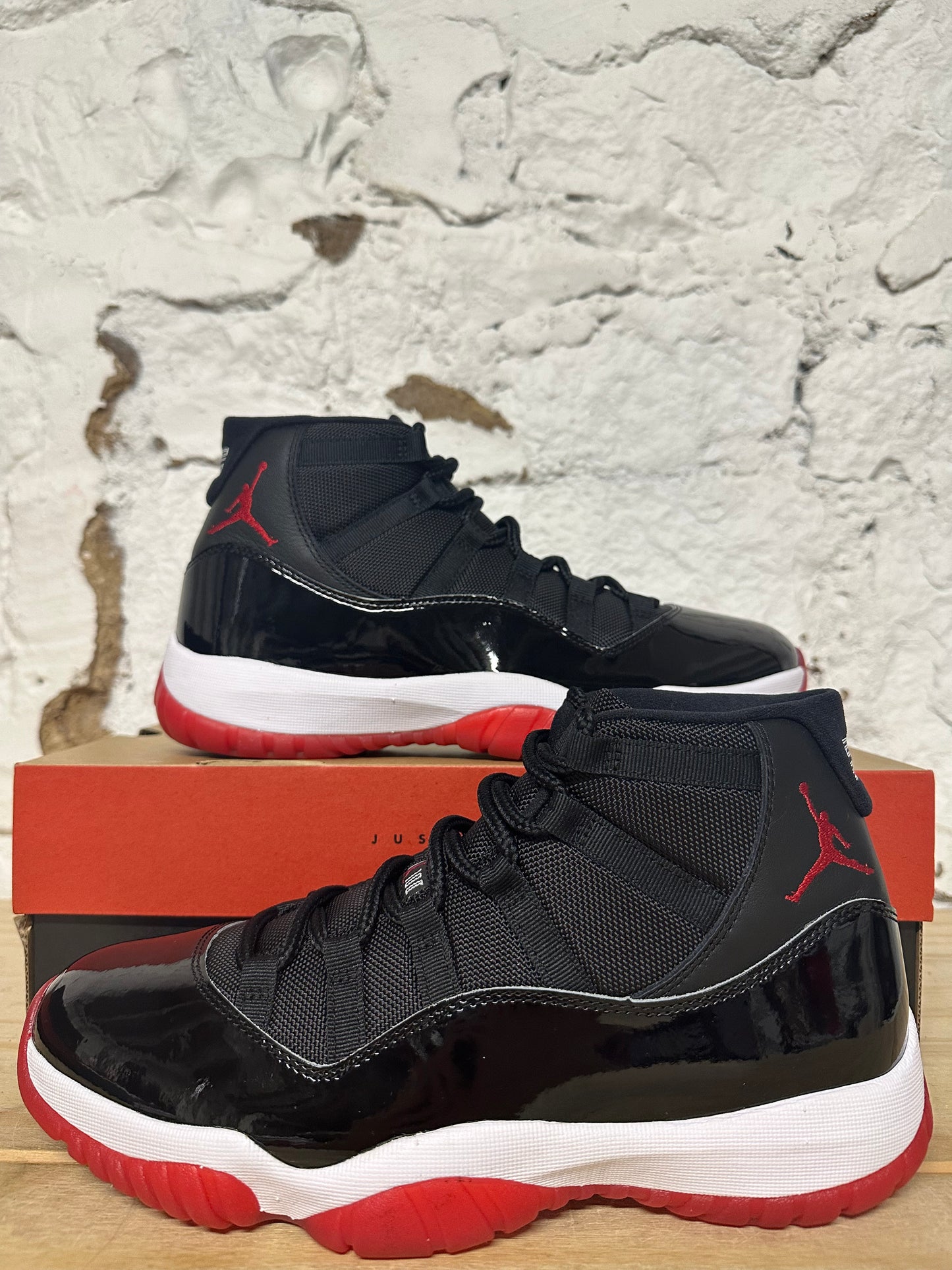 Air Jordan 11 Bred (2019) Sz 10 DS