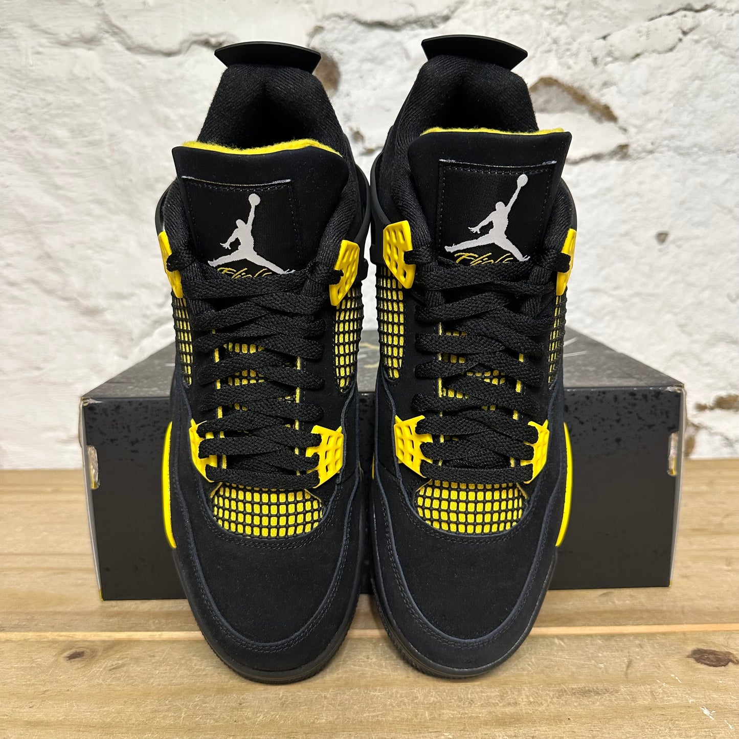 Air Jordan 4 Thunder (2023) Sz 10
