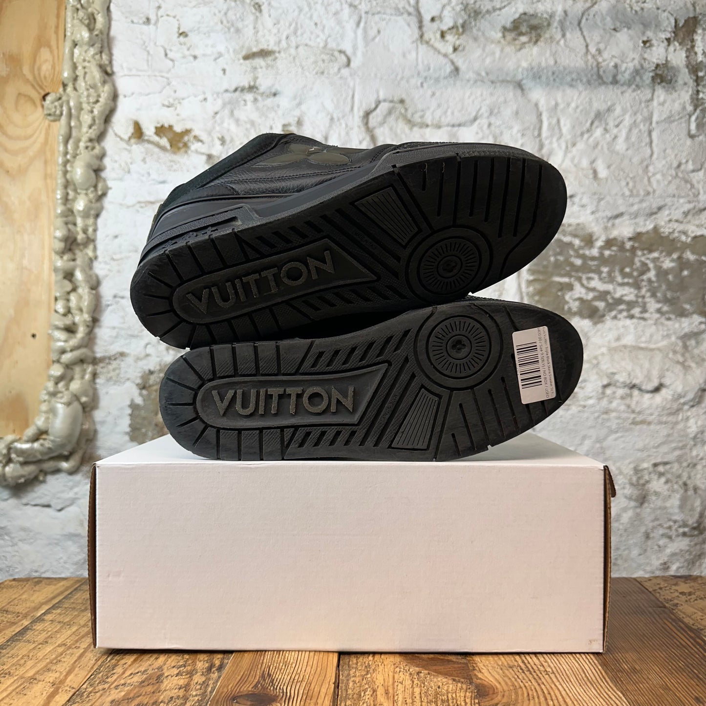 Louis Vuitton Triple Black Skate Sneaker Sz 9.5 (8LV)
