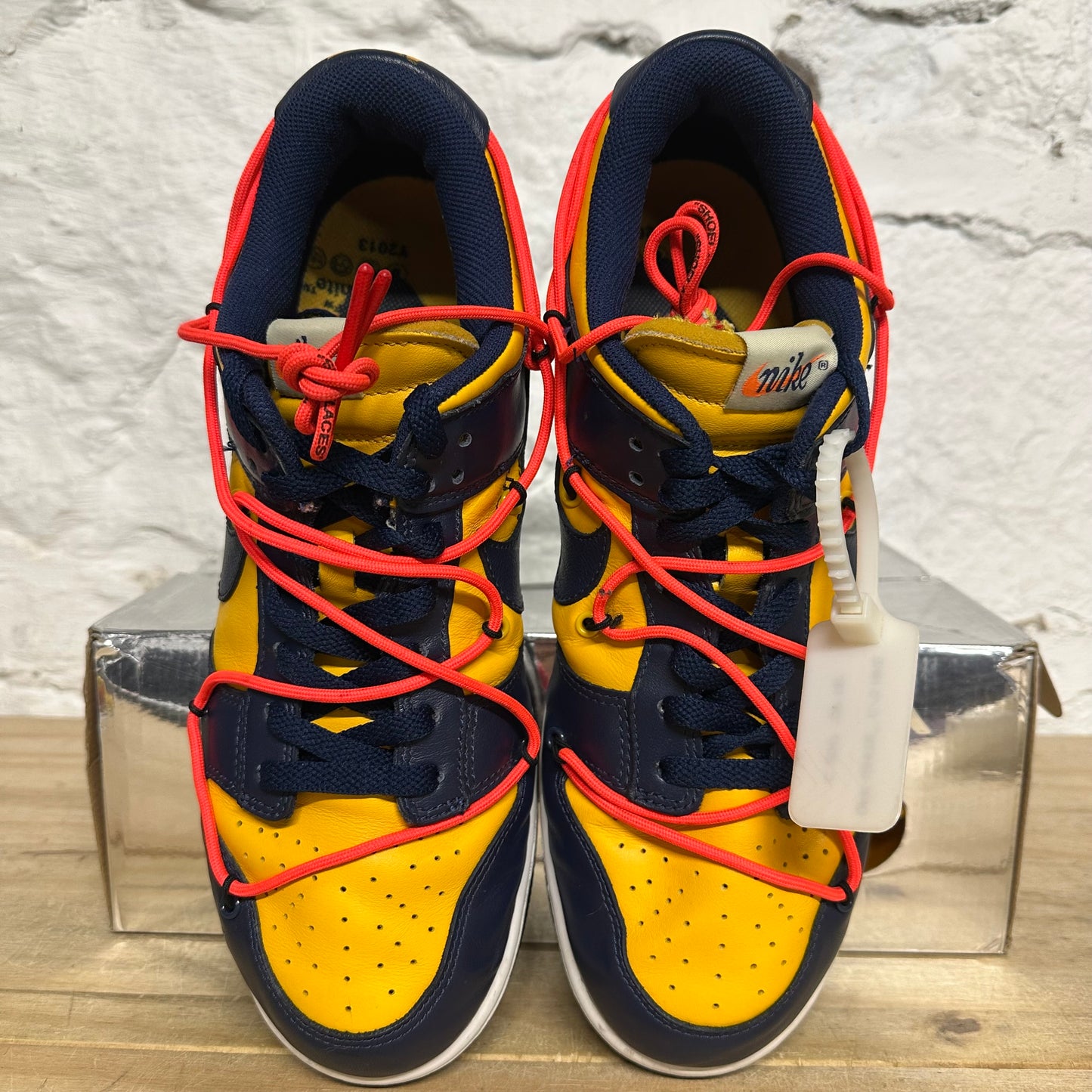 Nike Dunk Low Off-White University Gold Sz 11