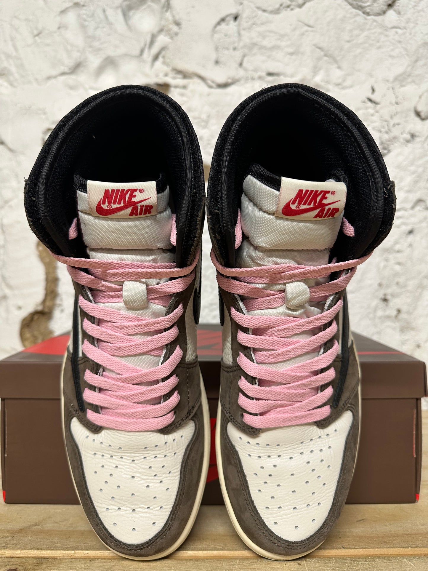 Air Jordan 1 Travis Scott Mocha Sz 10