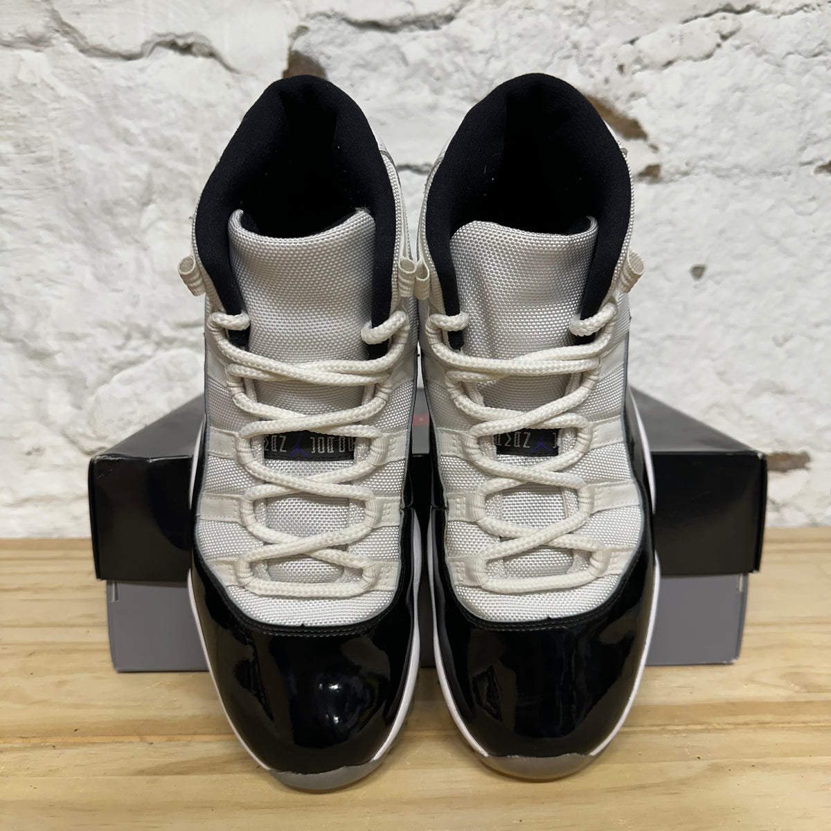 Air Jordan 11 High Concord (2018) Sz 9