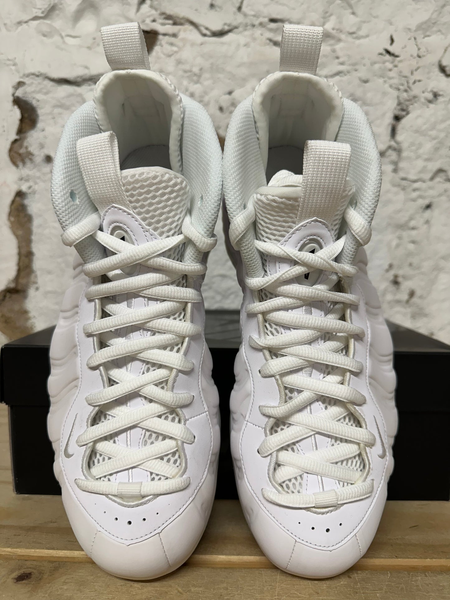 Nike Air Foamposite One Triple White Sz 9 DS