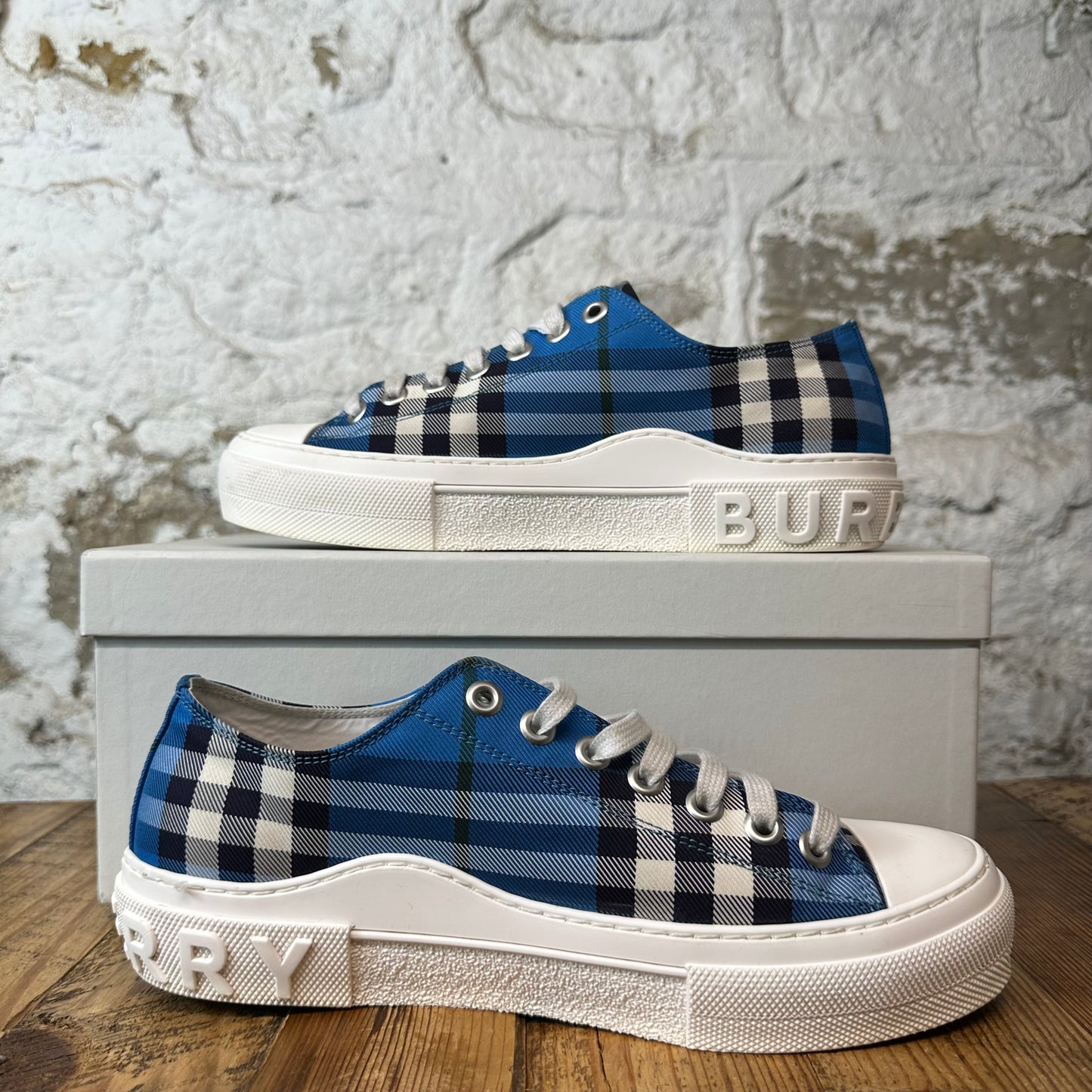 Burberry Jack Blue Plaid White Sneaker Sz 10.5 (43.5)
