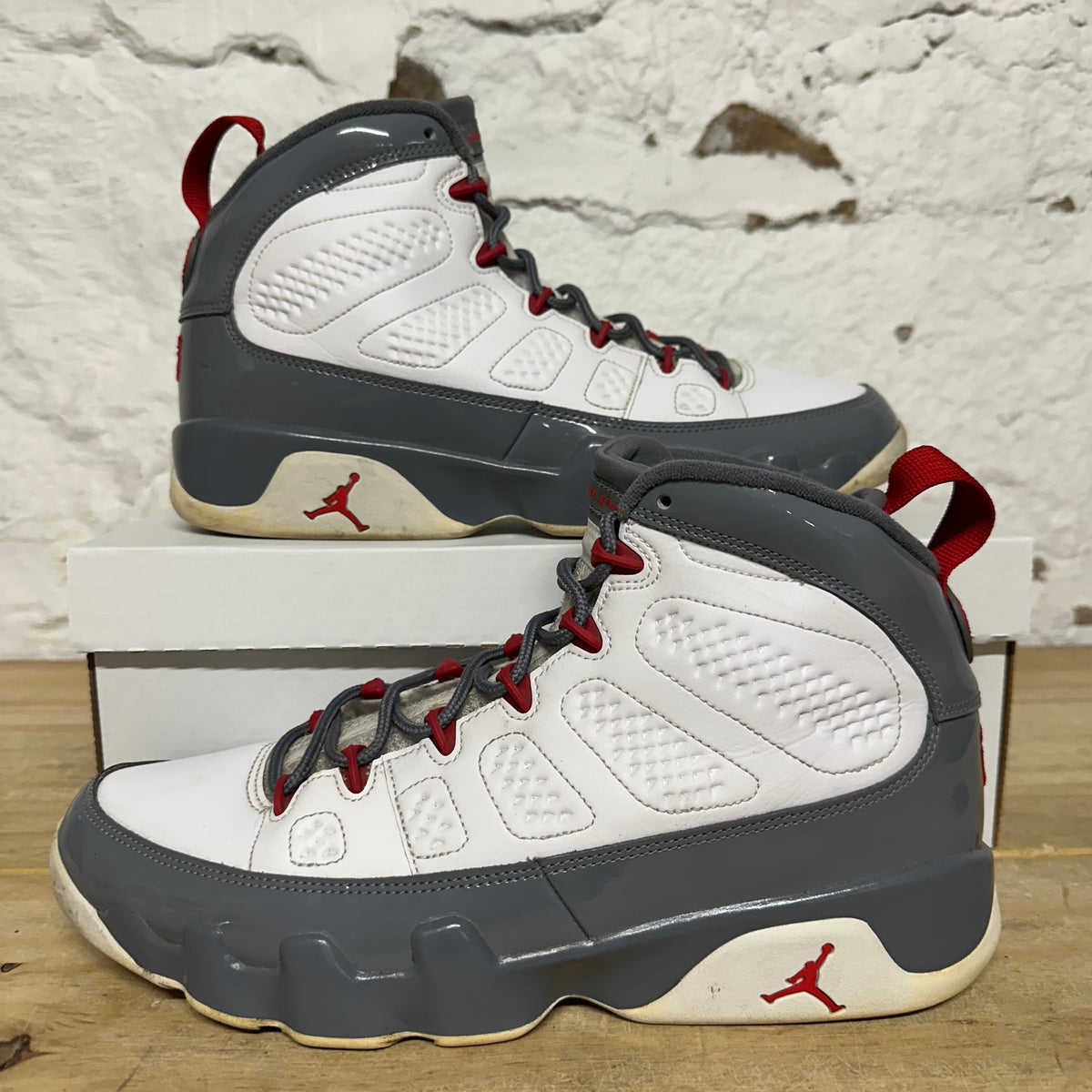 Air Jordan 9 Fire Red Sz 11