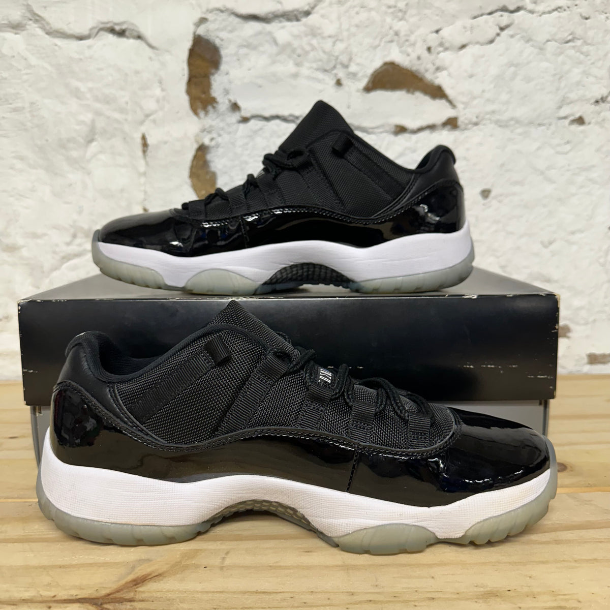 Air Jordan 11 Low Space Jam Sz 9.5