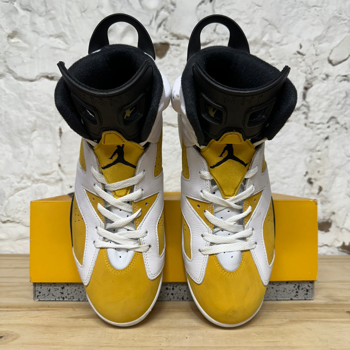 Air Jordan 6 Yellow Ochre Sz 11.5