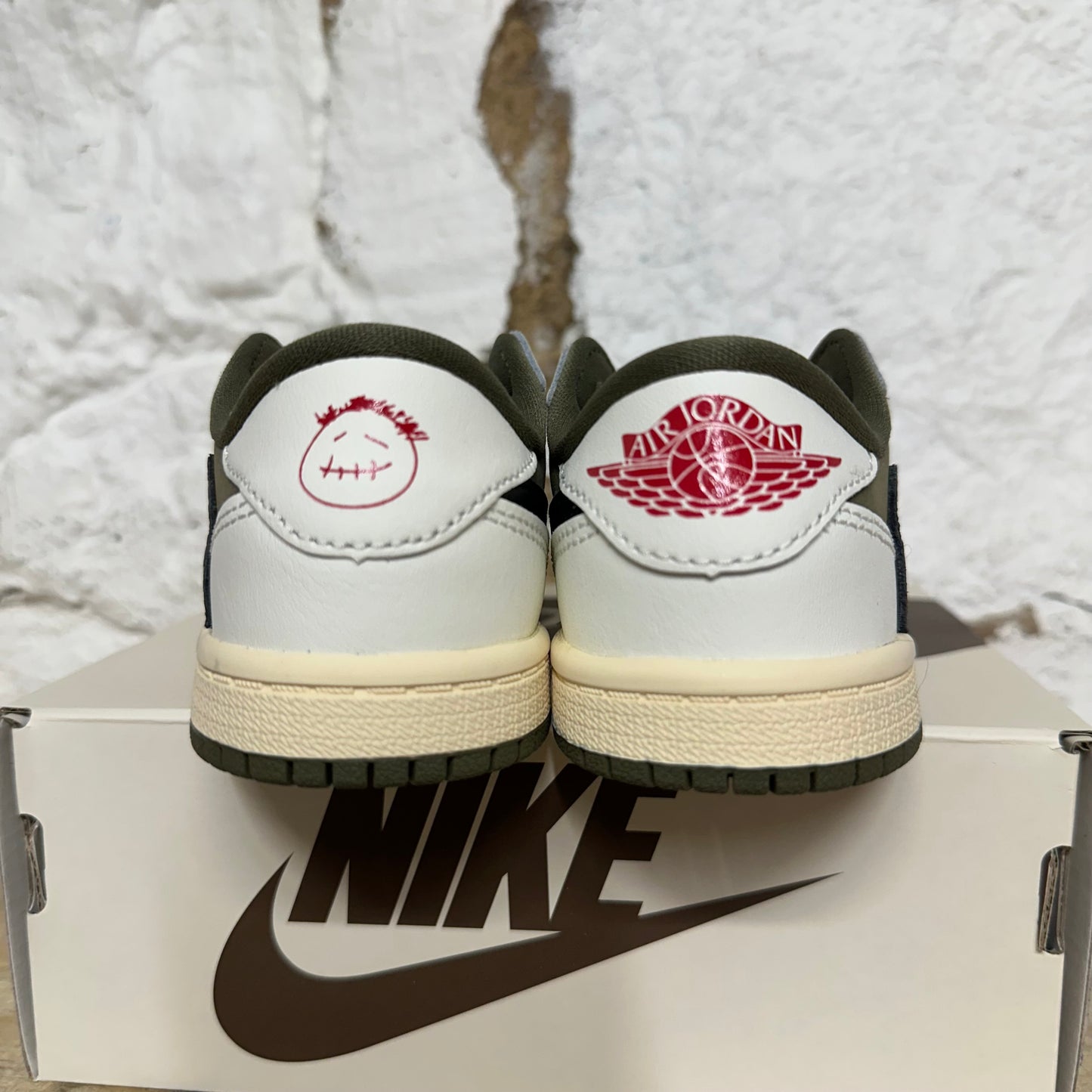 Air Jordan 1 Low Travis Scott Medium Olive Sz 9C DS