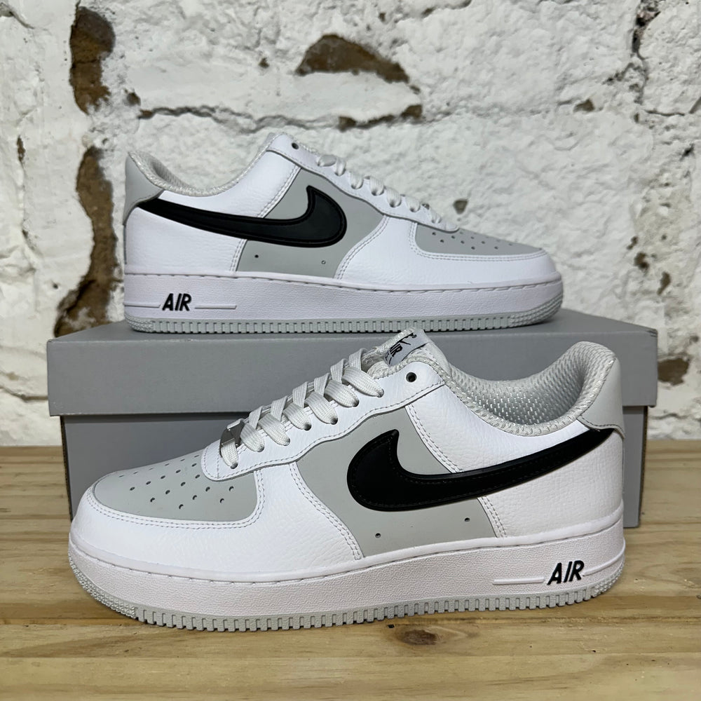 Nike Air Force 1 White Photon Dust Black Sz 8 DS
