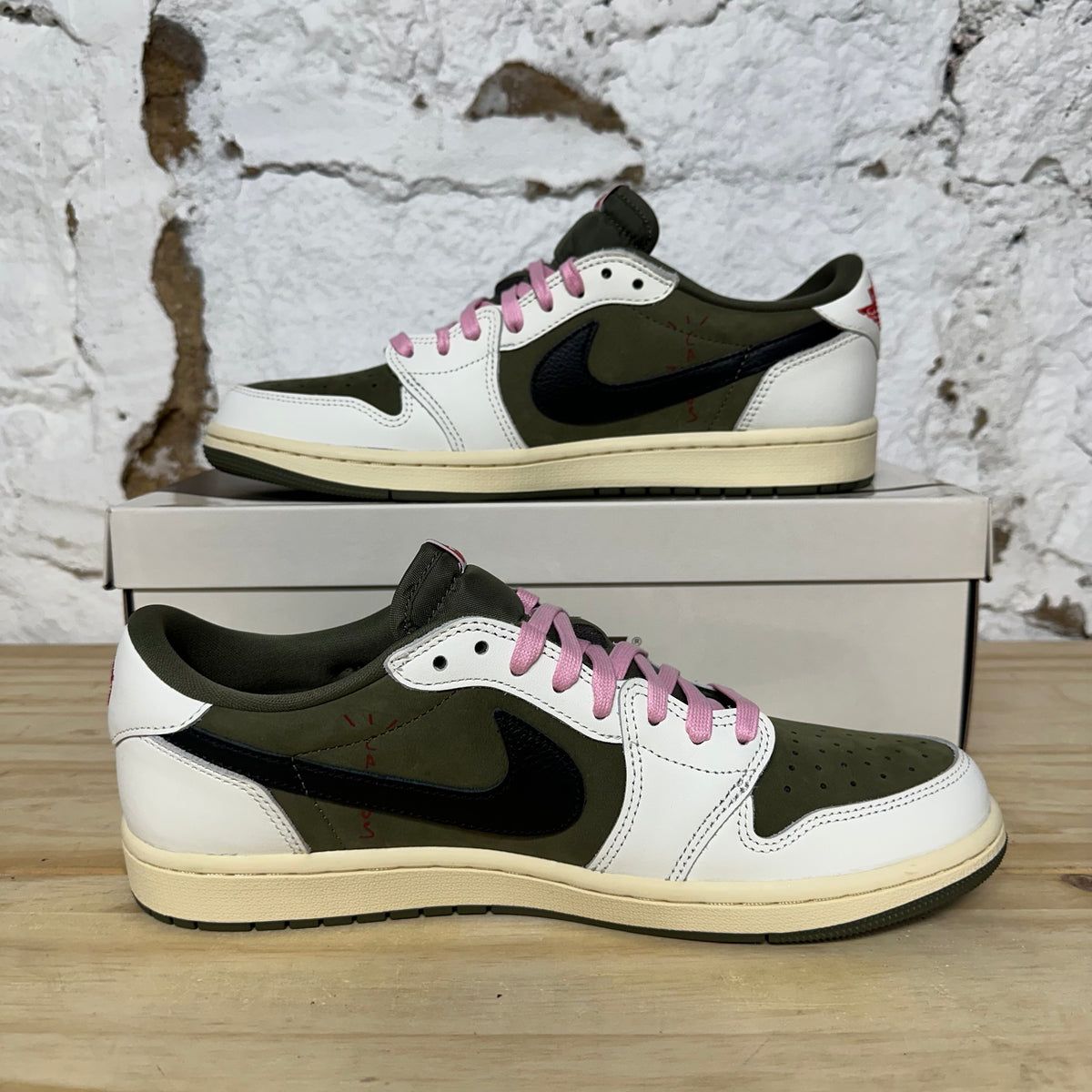 Air Jordan 1 Low Travis Scott Medium Olive Sz 10.5 DS
