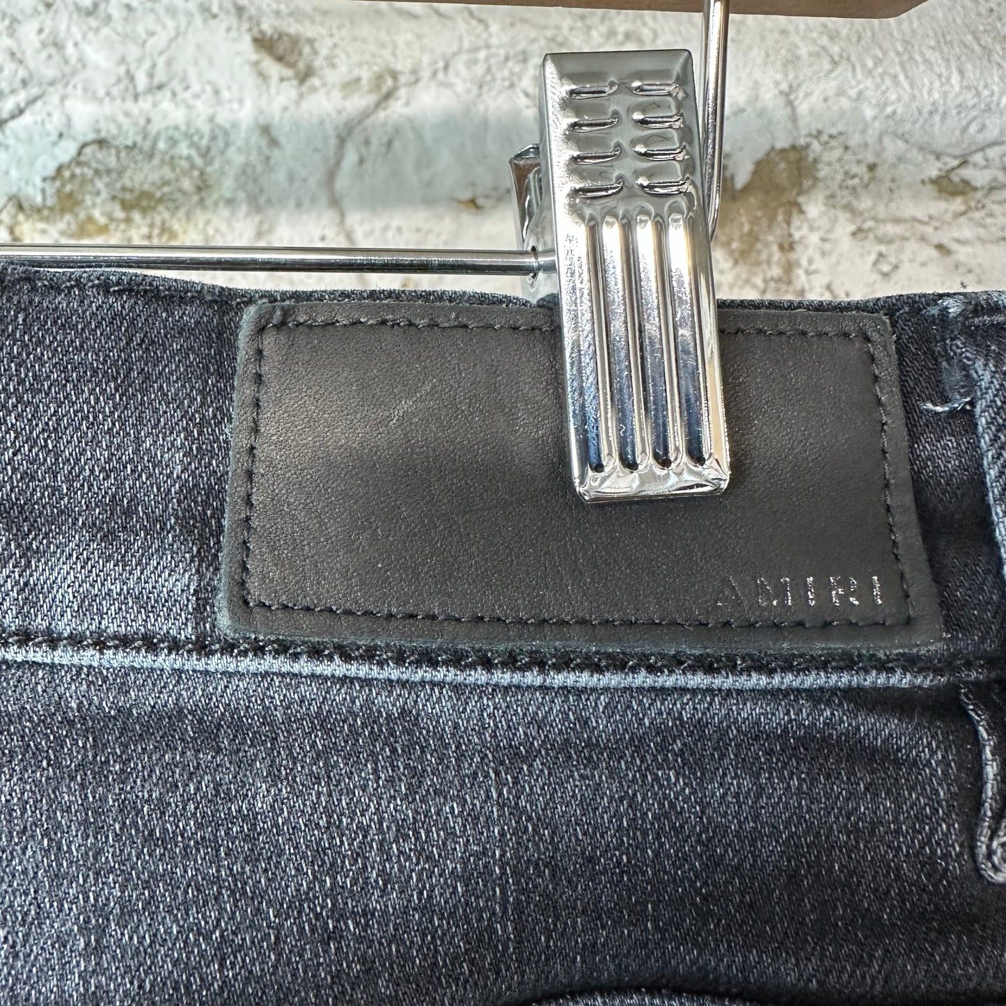 Amiri Plain Faded Black Distressed Denim Jeans Sz 32