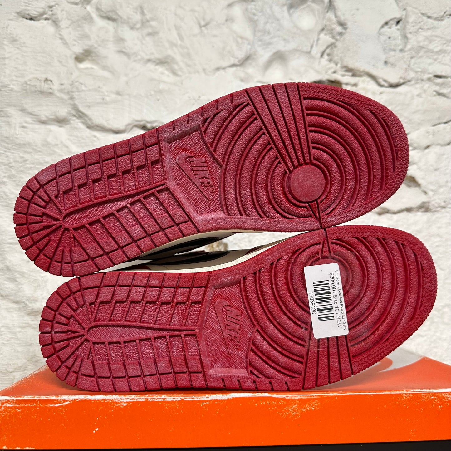 Air Jordan 1 High Chicago Lost and Found Sz 10 DS