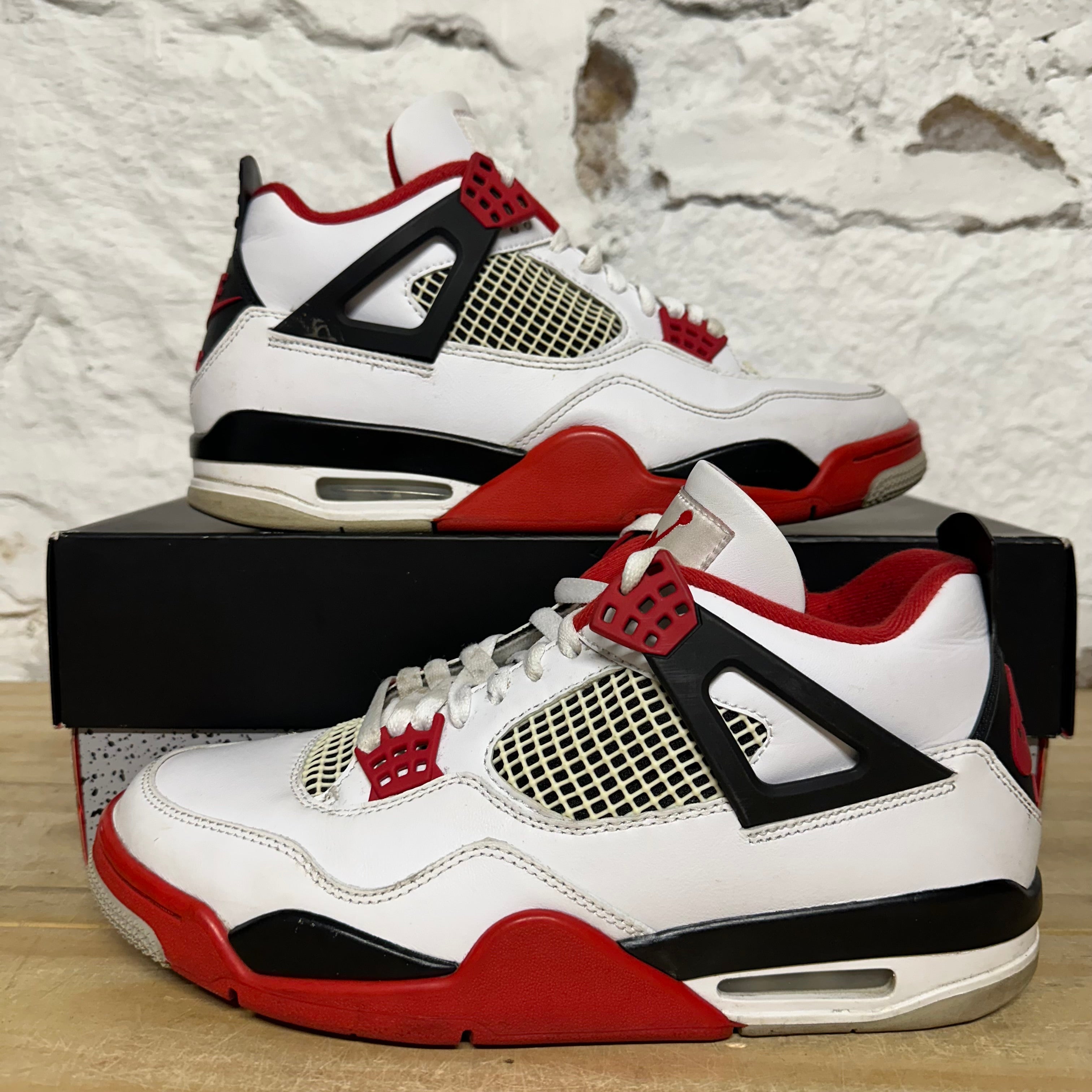Air Jordan 4 Fire Red Sz 10