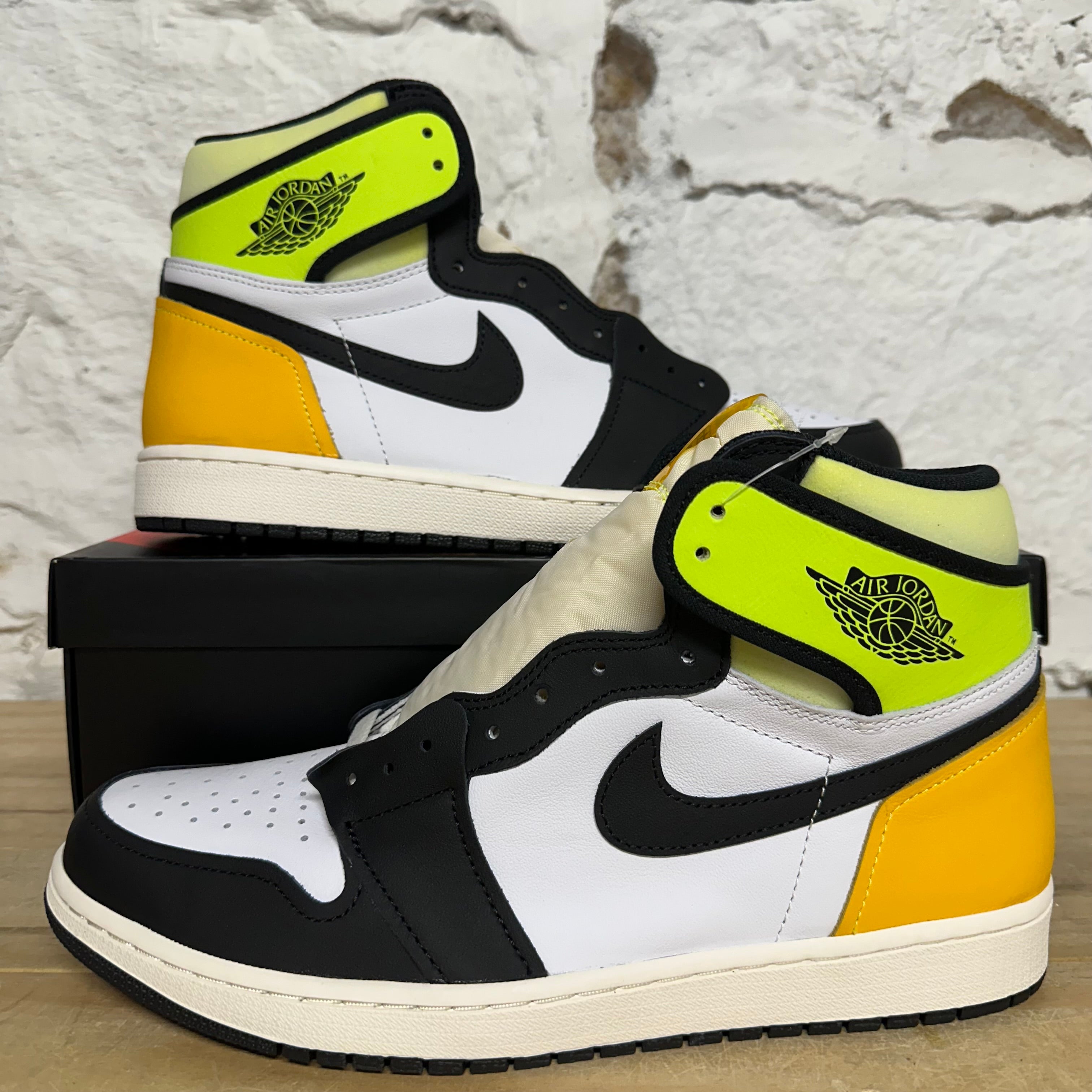 Air Jordan 1 High Volt Sz 12 DS