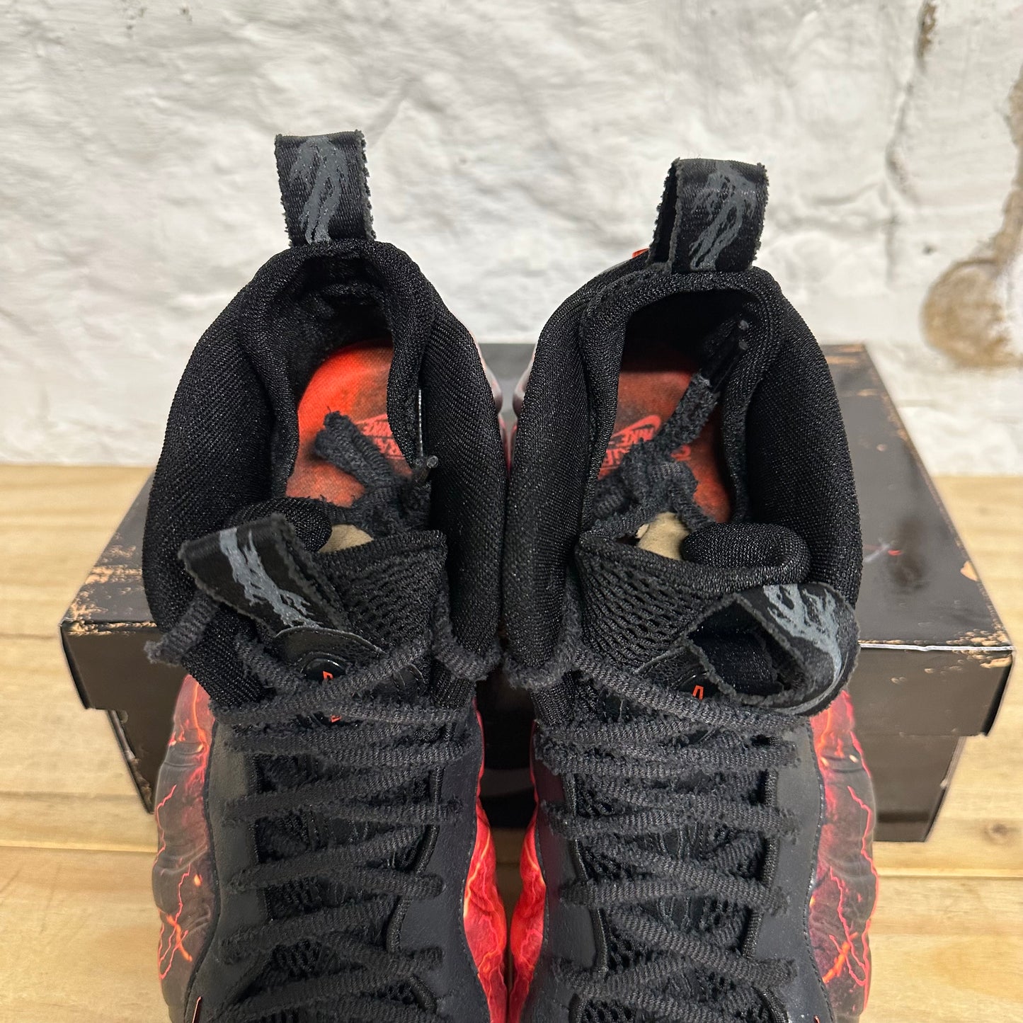 Nike Air Foamposite One Stranger Things Sz 10.5 DS