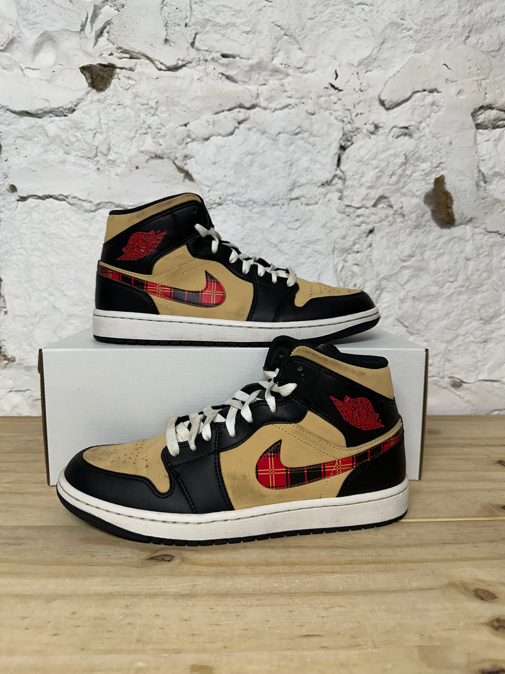 Air Jordan 1 Mid Tan Black Sz 9