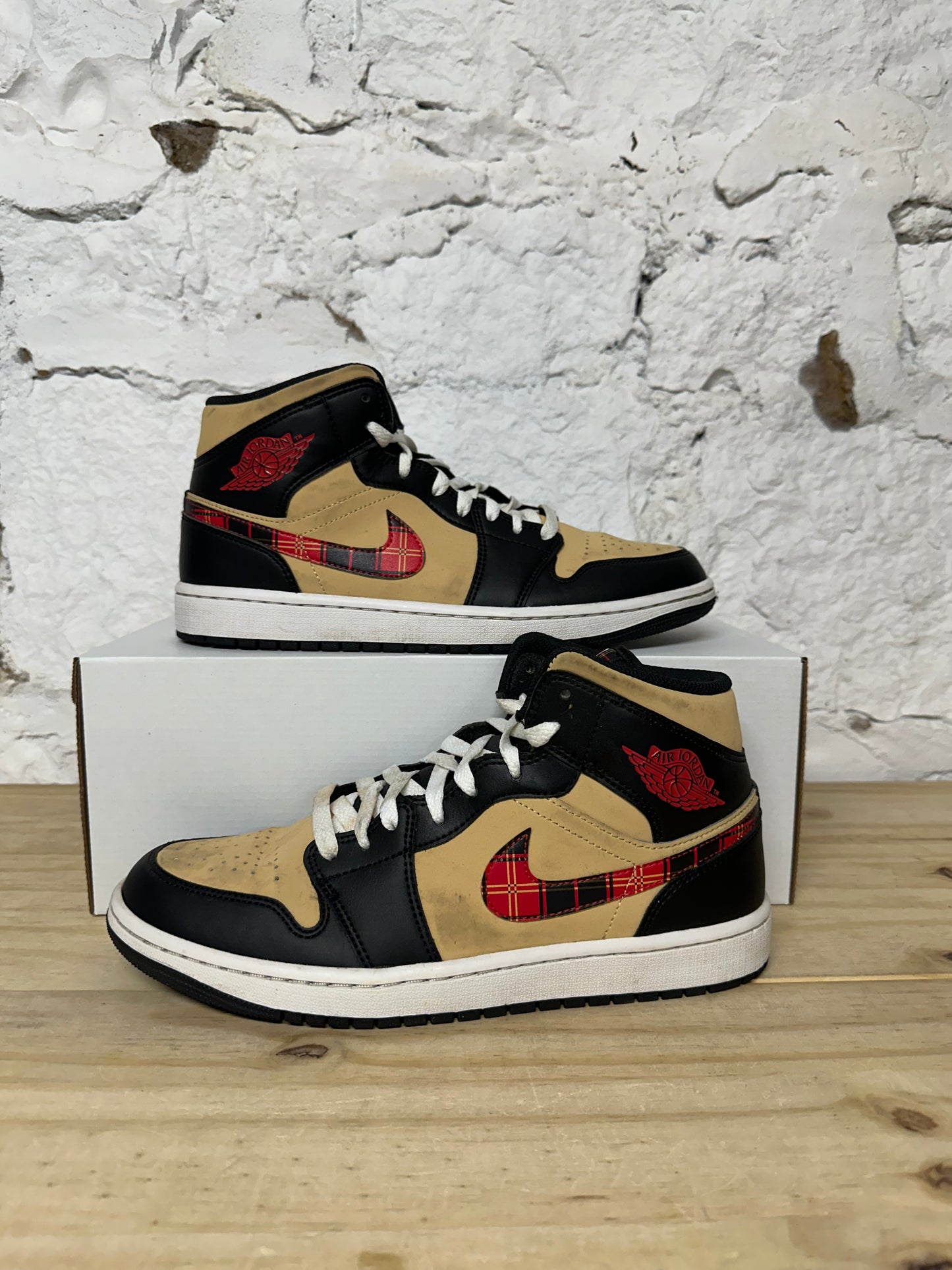 Air Jordan 1 Mid Tan Black Sz 9