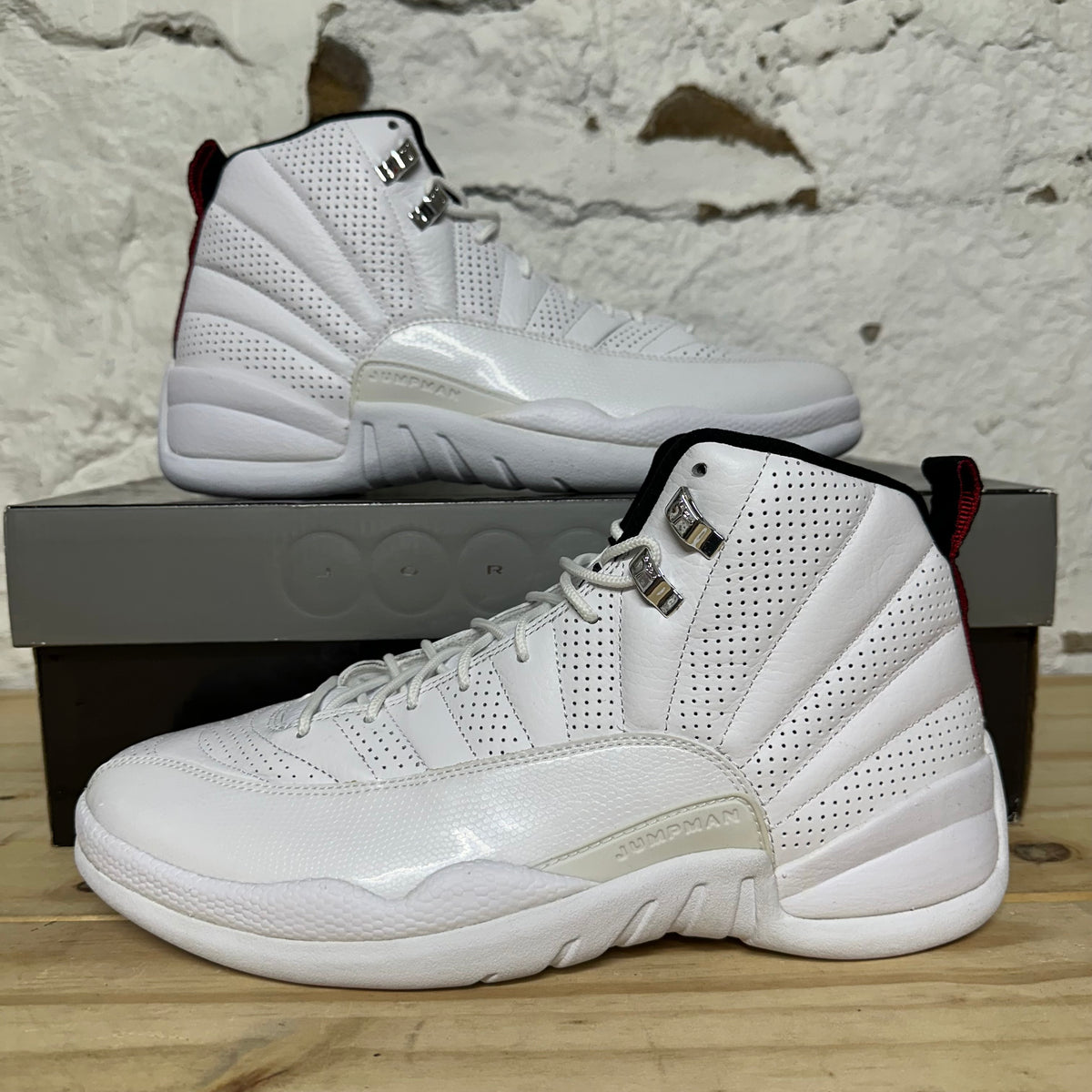 Air Jordan 12 Rising Sun (2009) Sz 10 DS