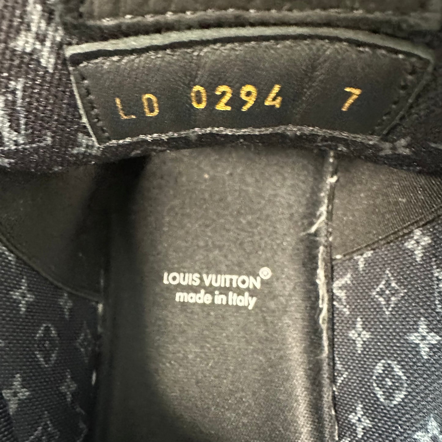 Louis Vuitton Triple Black Skate Sneaker Sz 8.5 (7LV)