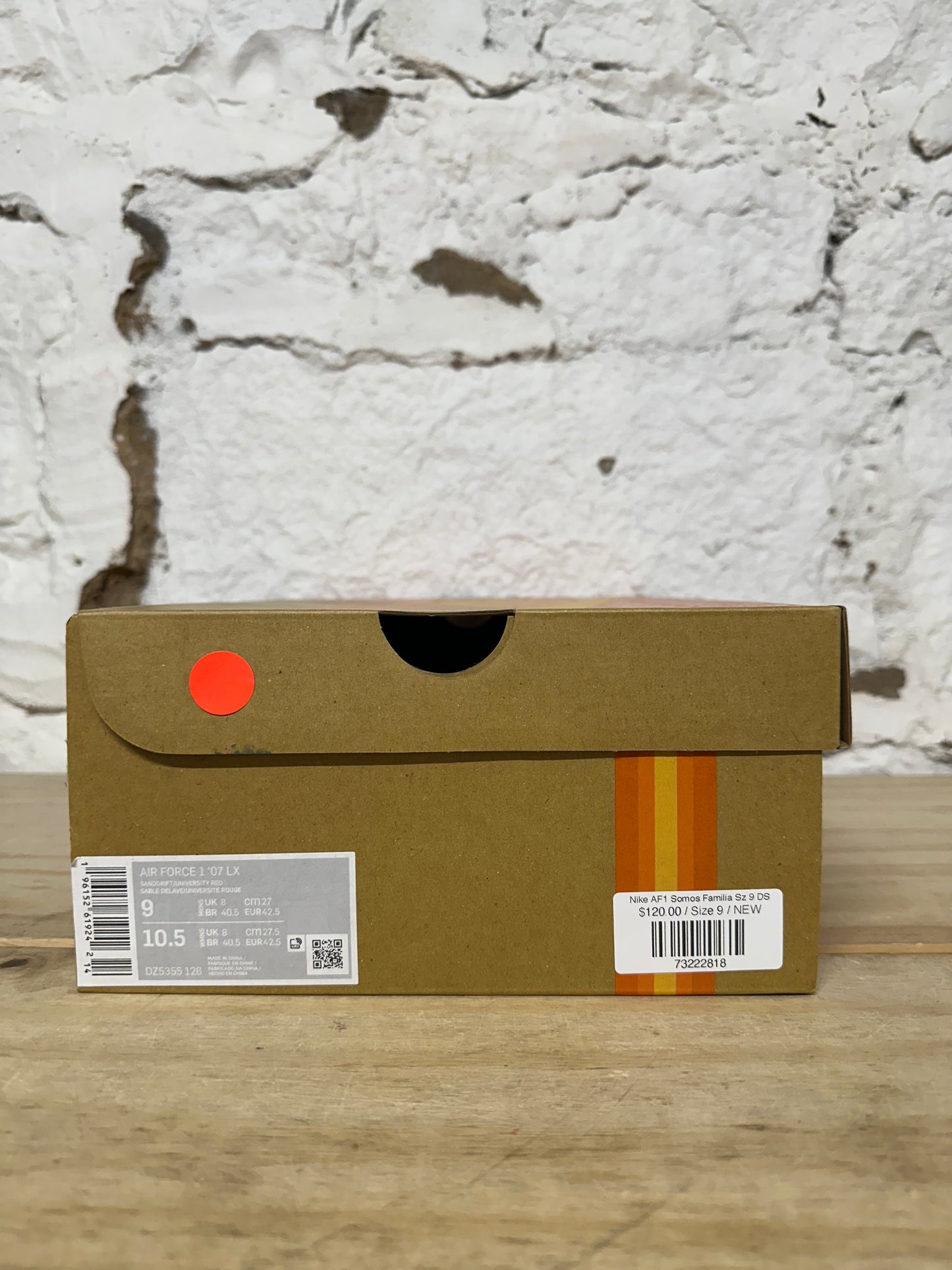 Nike Air Force 1 Somos Familia Sz 9 DS