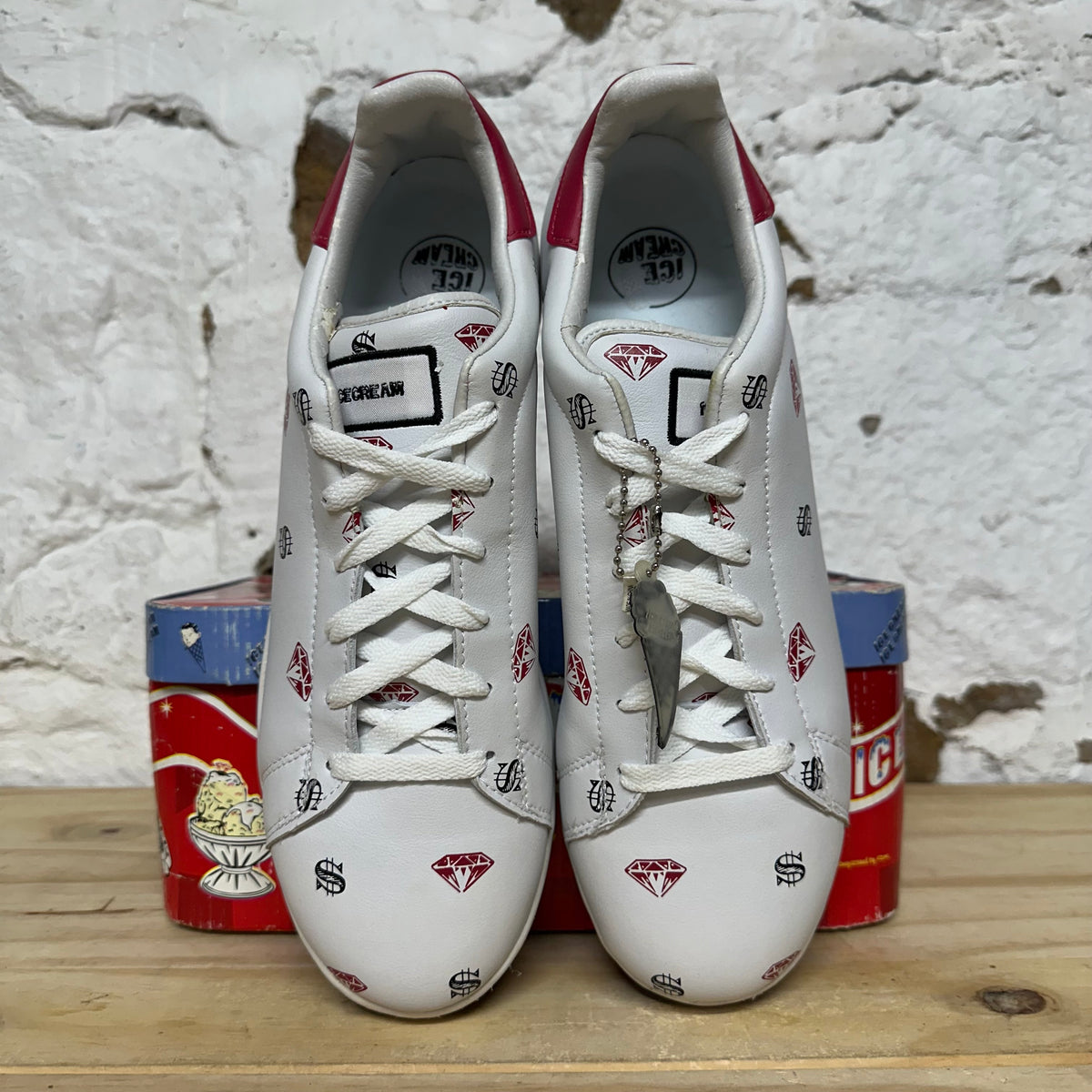 Ice Cream White Low Top Sz 10 DS