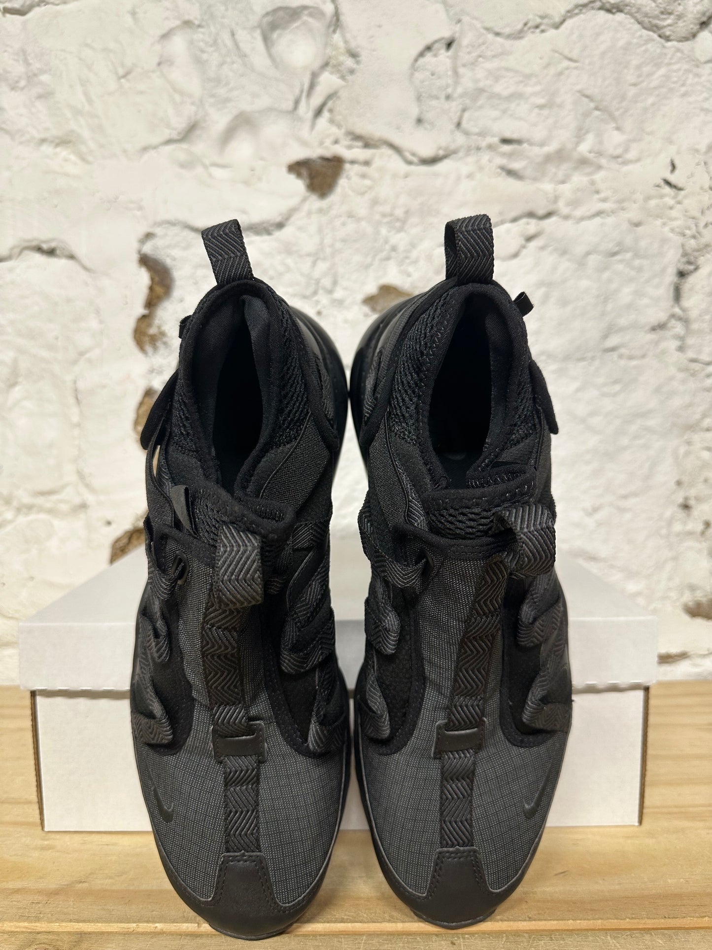 Nike Air Max 270 Bowfin Triple Black Sz 10.5