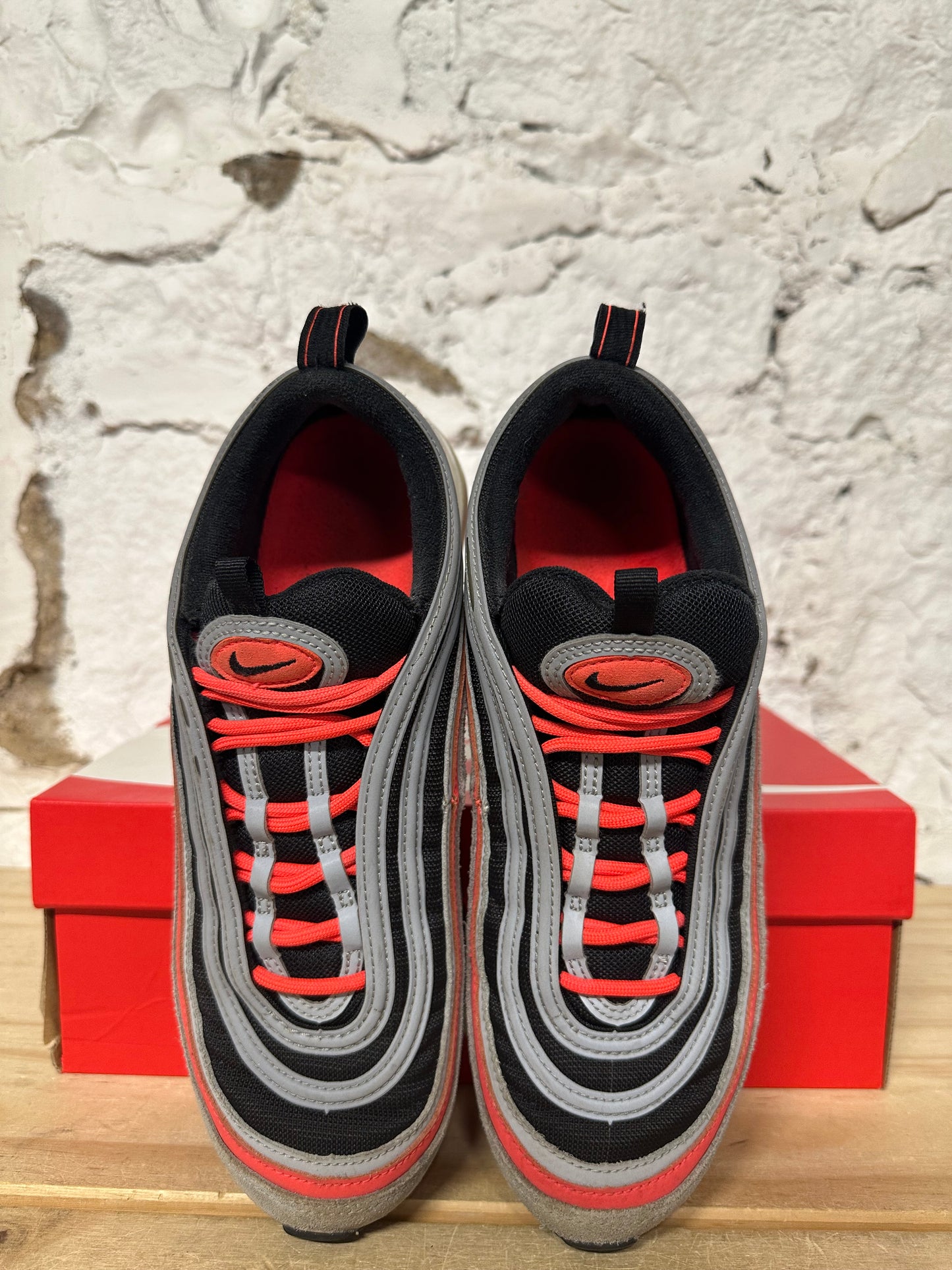 Nike Air Max 97 Wolf Grey Radiant Red Sz 9