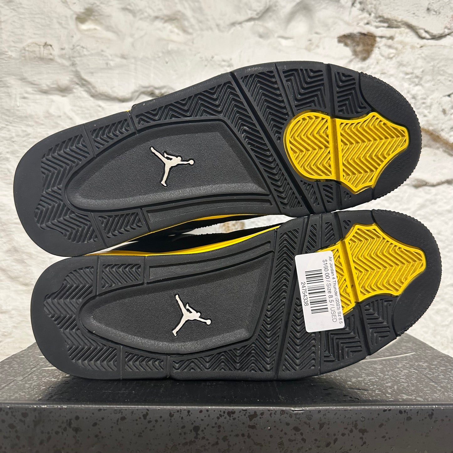 Air Jordan 4 Thunder (2023) Sz 8.5