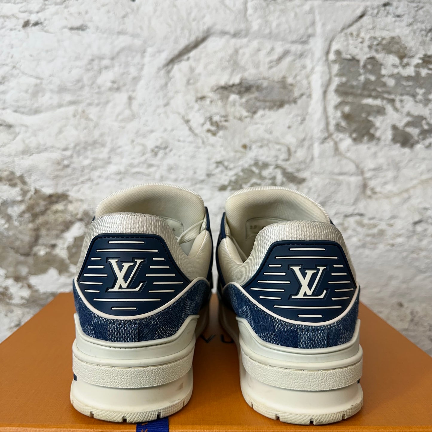 Louis Vuitton Denim Damier White Trainer Sz 7.5 (6LV)