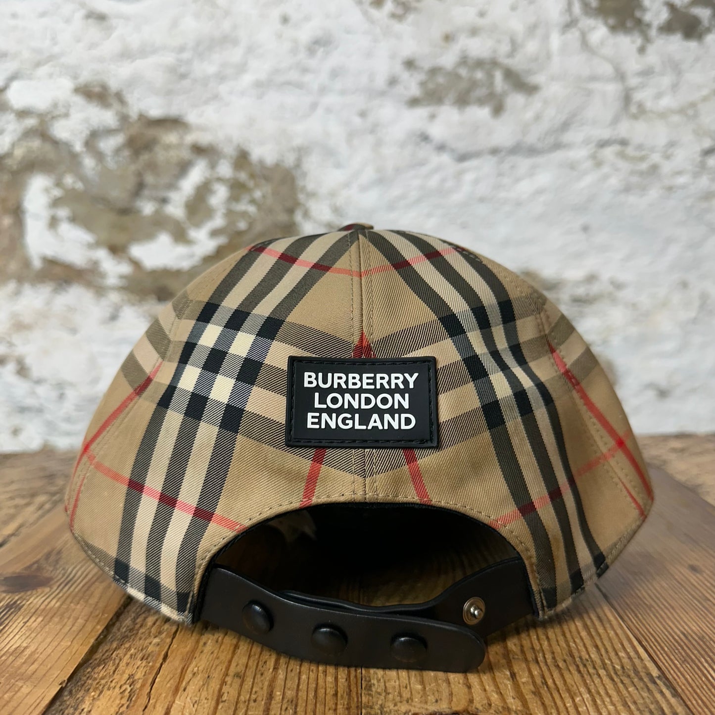 Burberry Tan Plaid Hat Sz M (Stained)