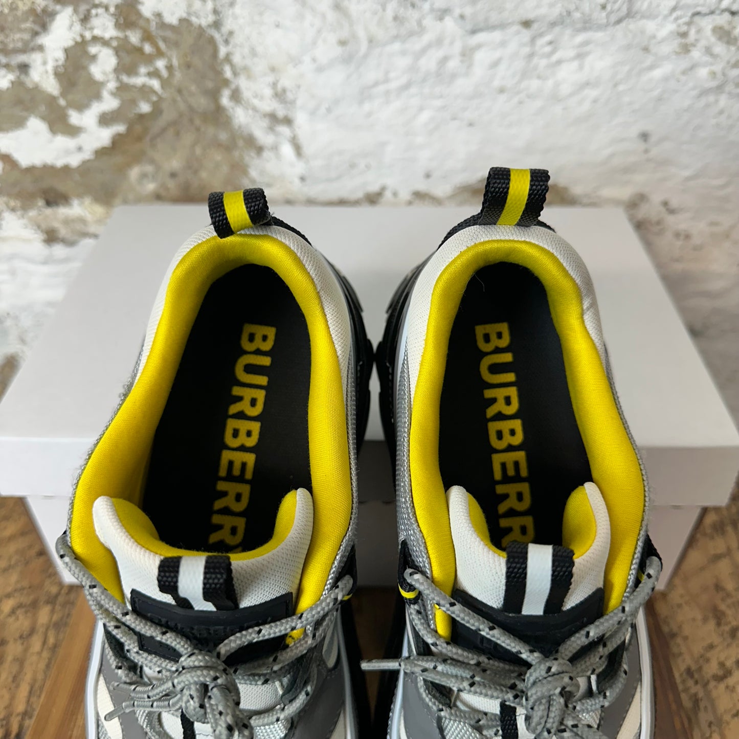 Burberry Arthur Black Grey Yellow Sneaker Sz 9 (42)