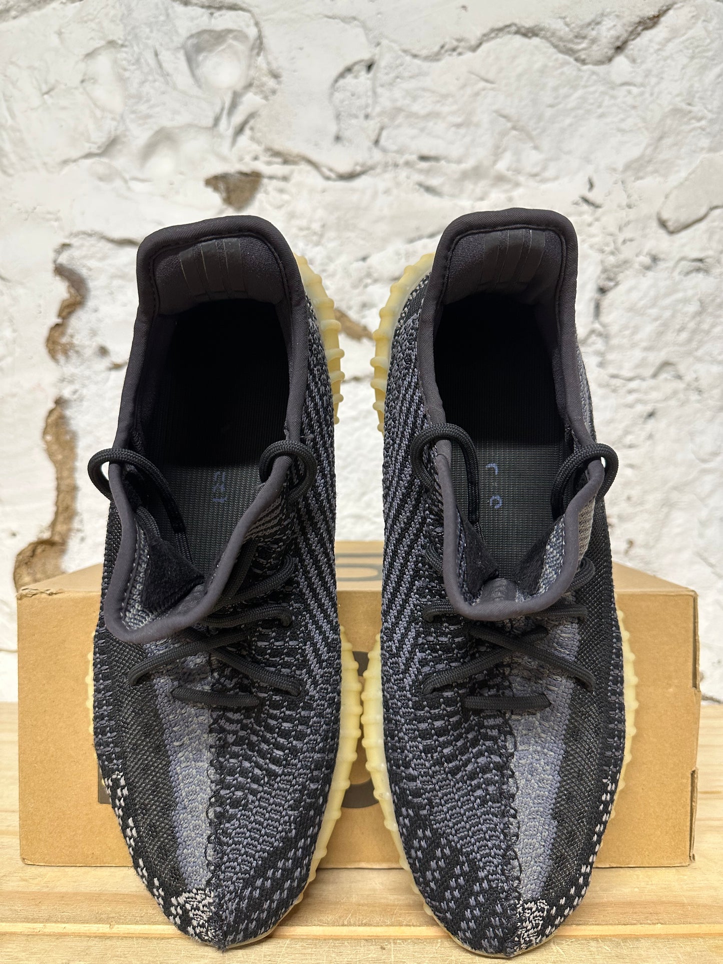 Yeezy 350 Carbon Sz 11