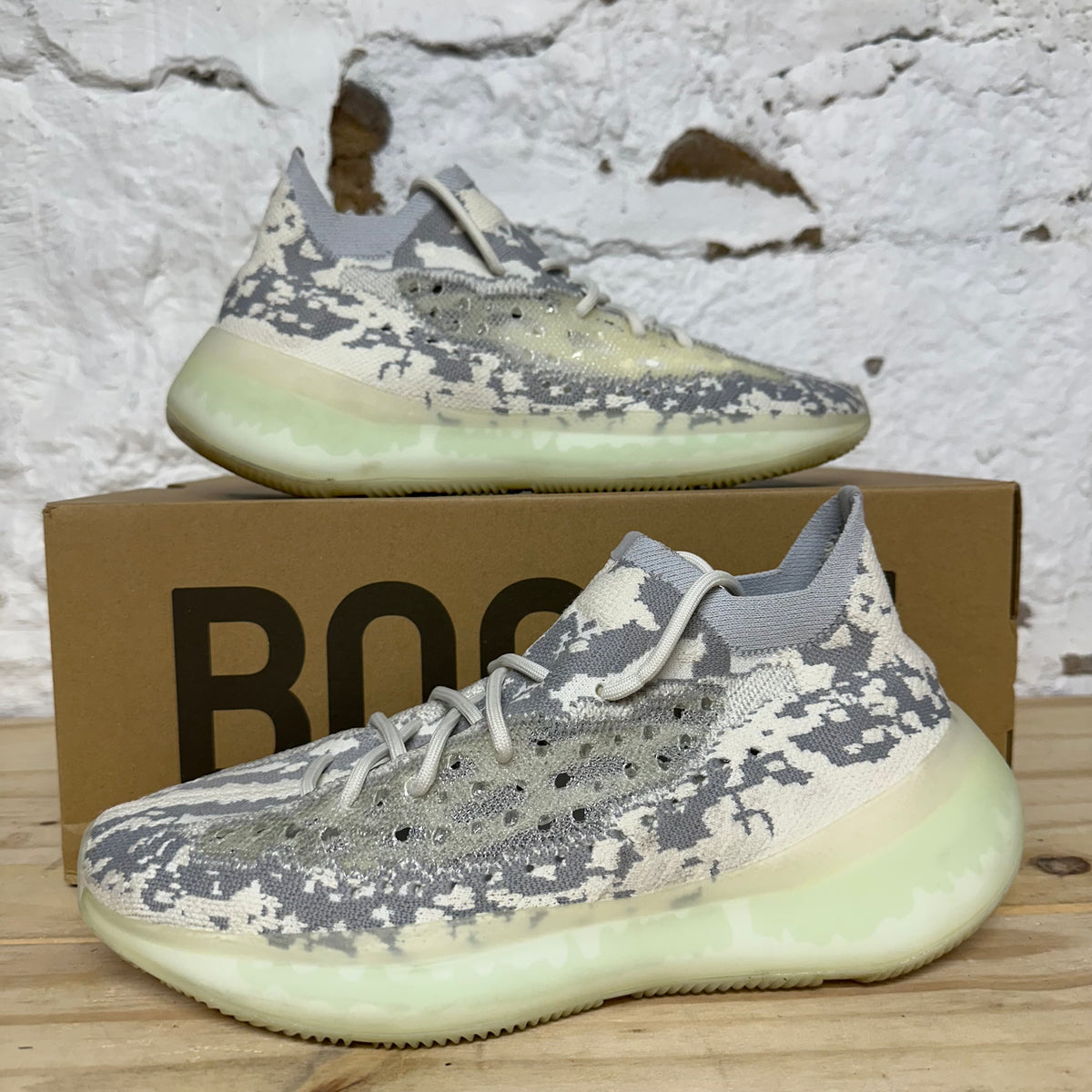 Yeezy 380 Boost Alien Sz 10.5