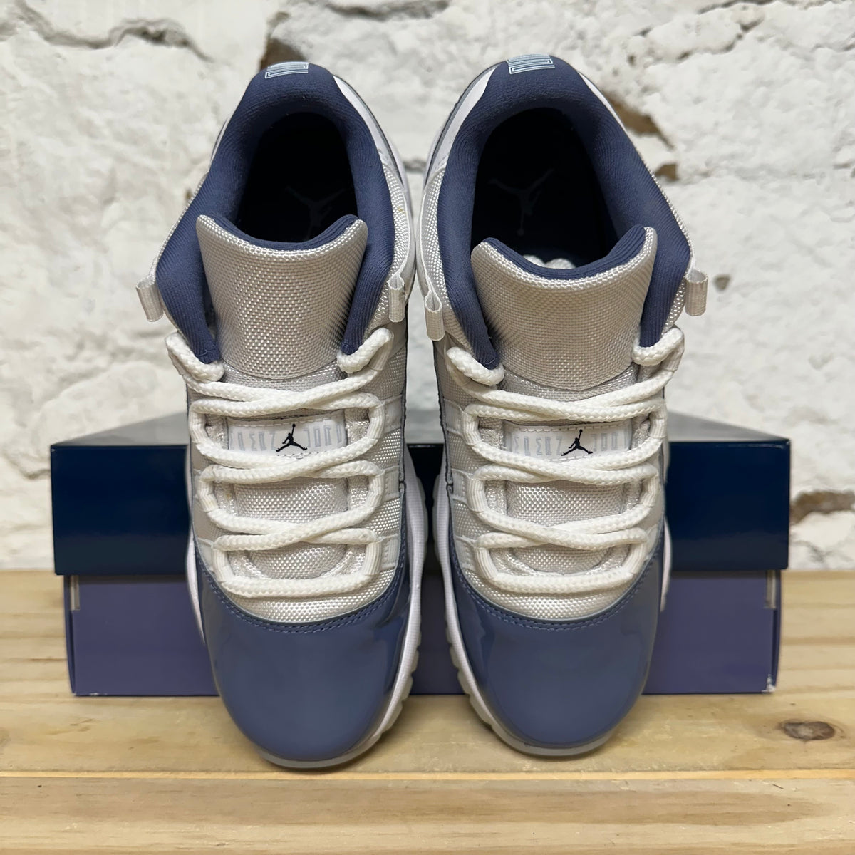 Air Jordan 11 Low Diffused Blue Sz 6Y