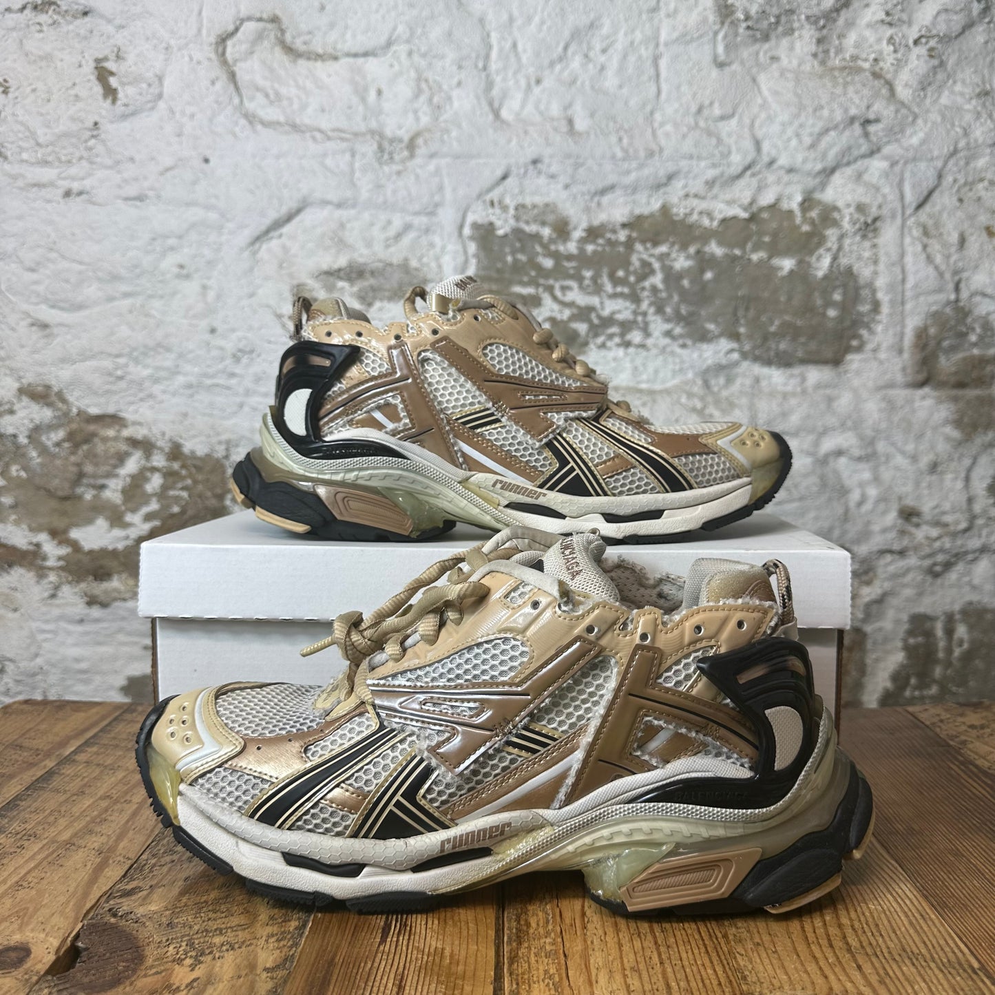 Balenciaga Runner Beige White Black Sneaker Sz 9 (42)
