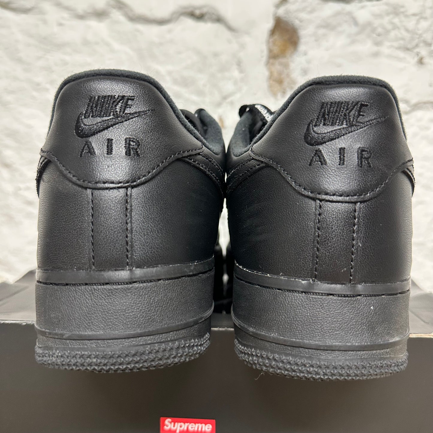Nike Air Force 1 Low Supreme Black Sz 10.5