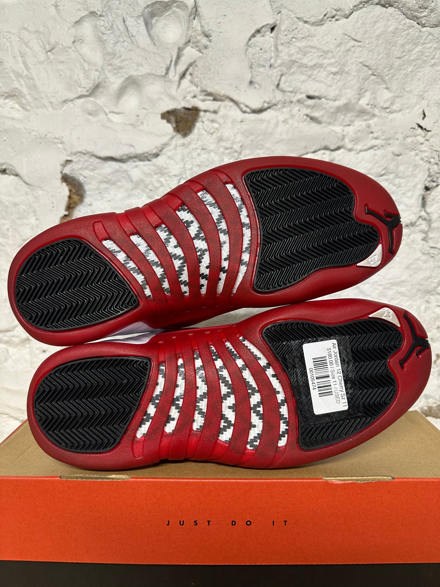 Air Jordan 12 Cherry Sz 11