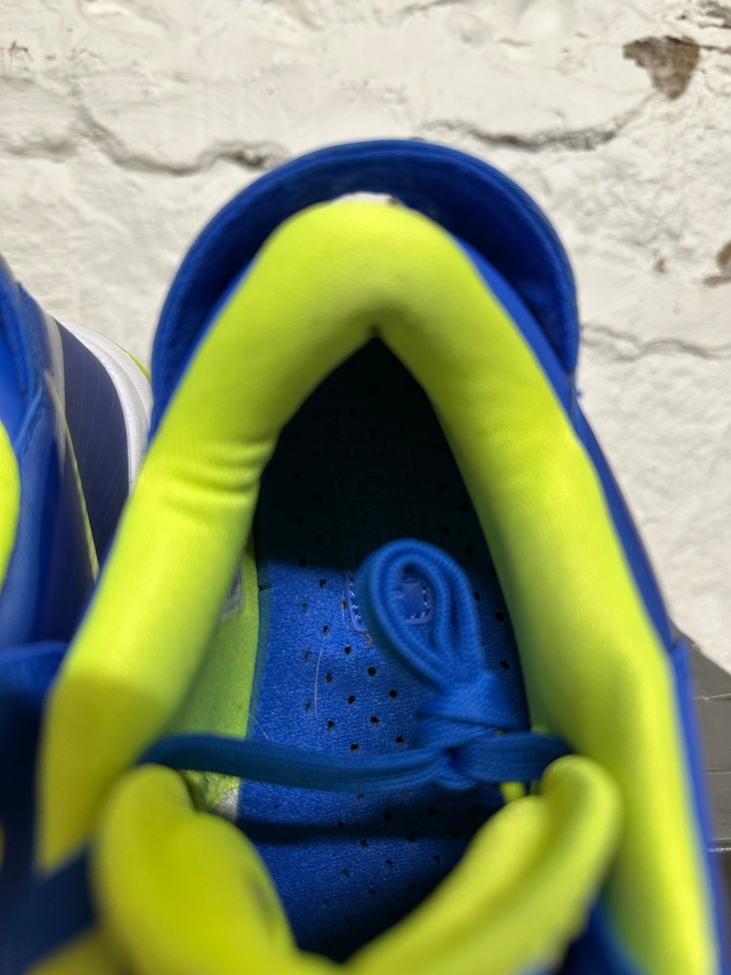 Nike LeBron 8 V2 Low Sprite Sz 8.5