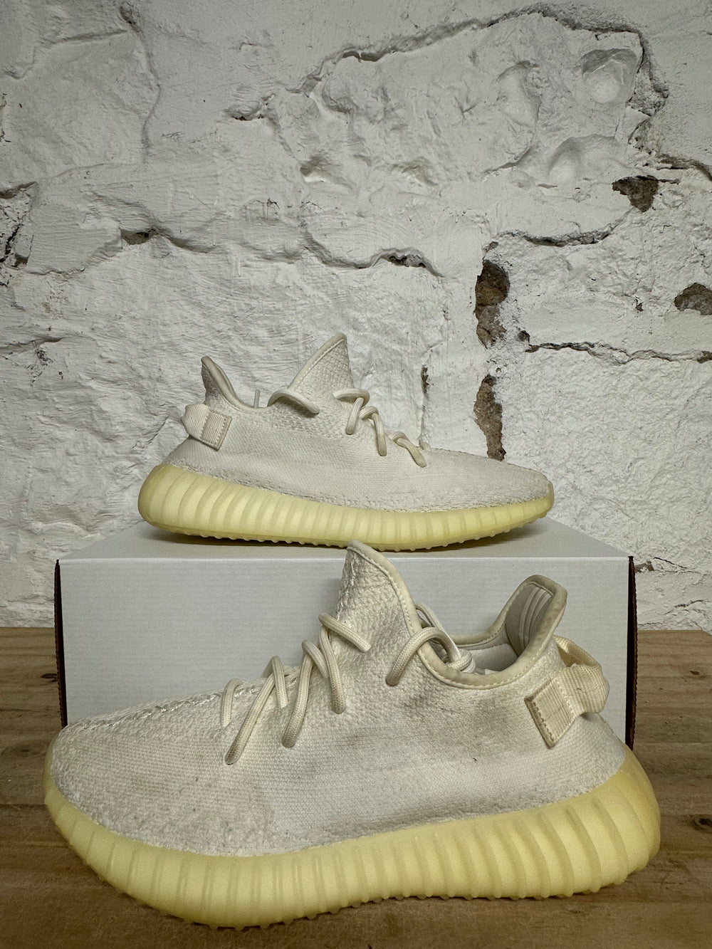 Yeezy 350 V2 Cream Sz 9