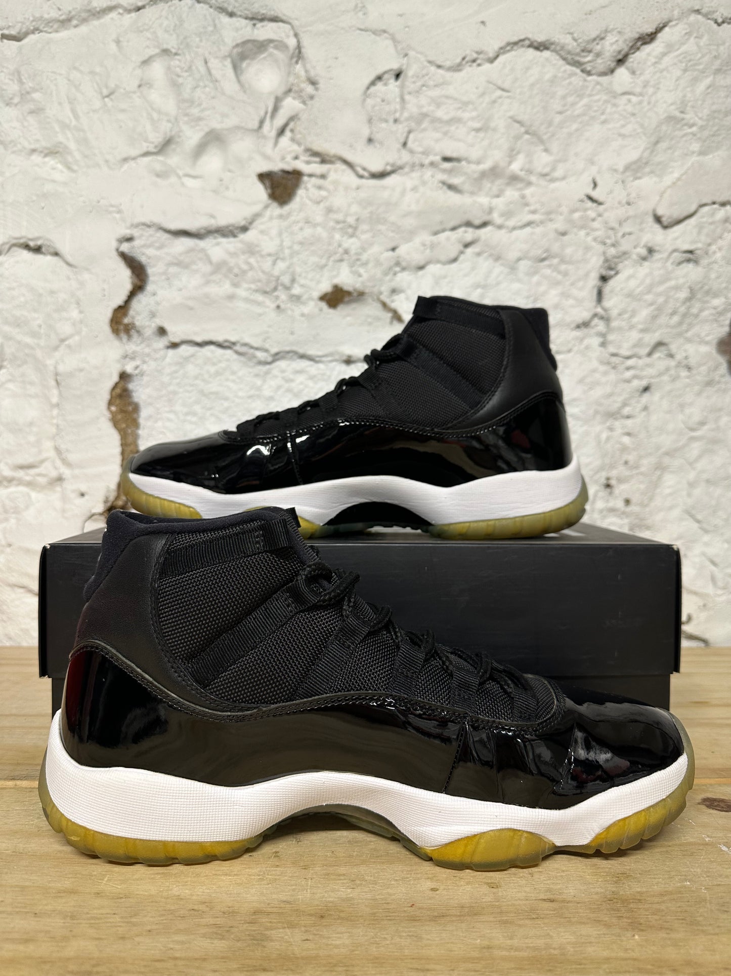 Air Jordan 11 Space Jam Sz 11