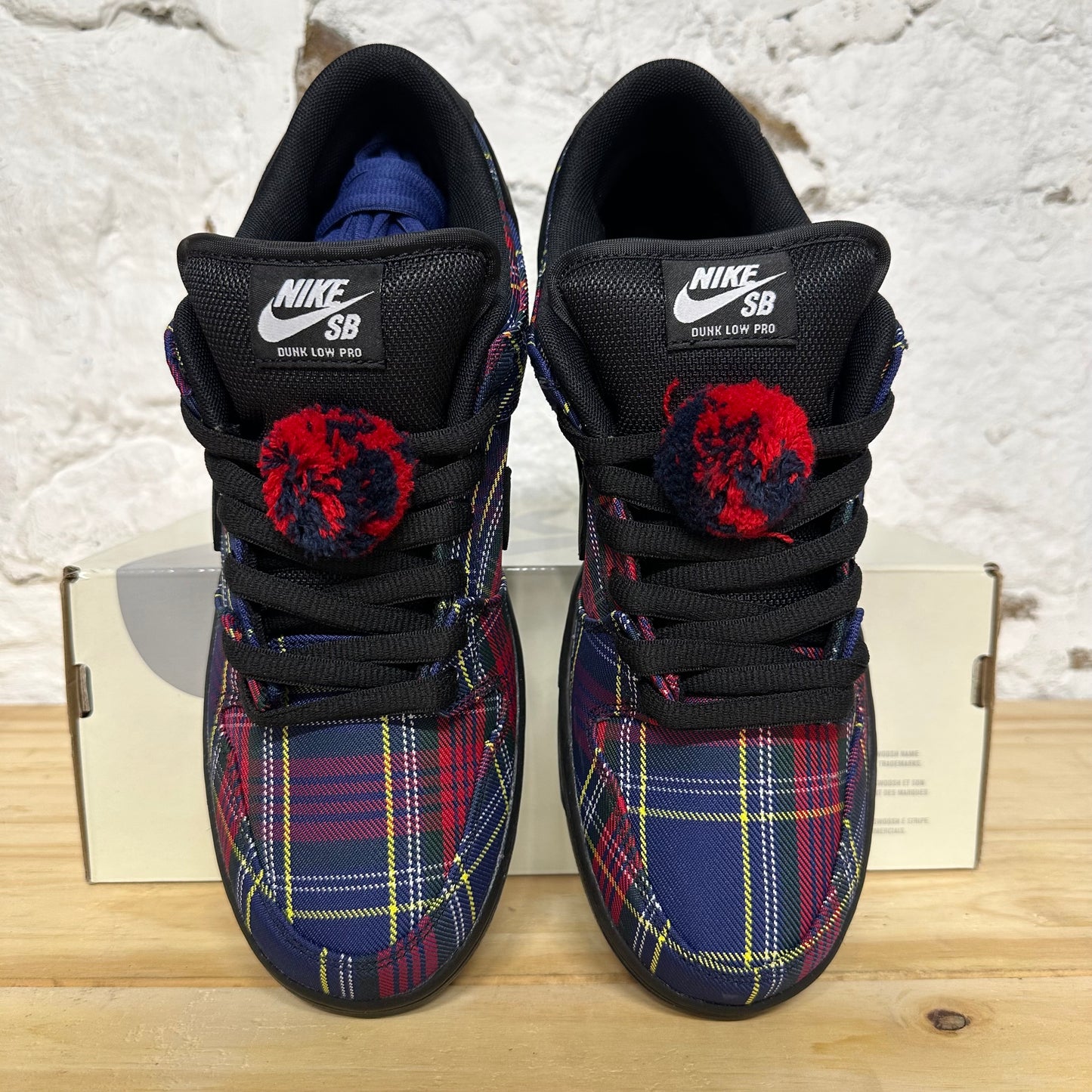 Nike Dunk Low SB Nardwaur Sz 10 DS