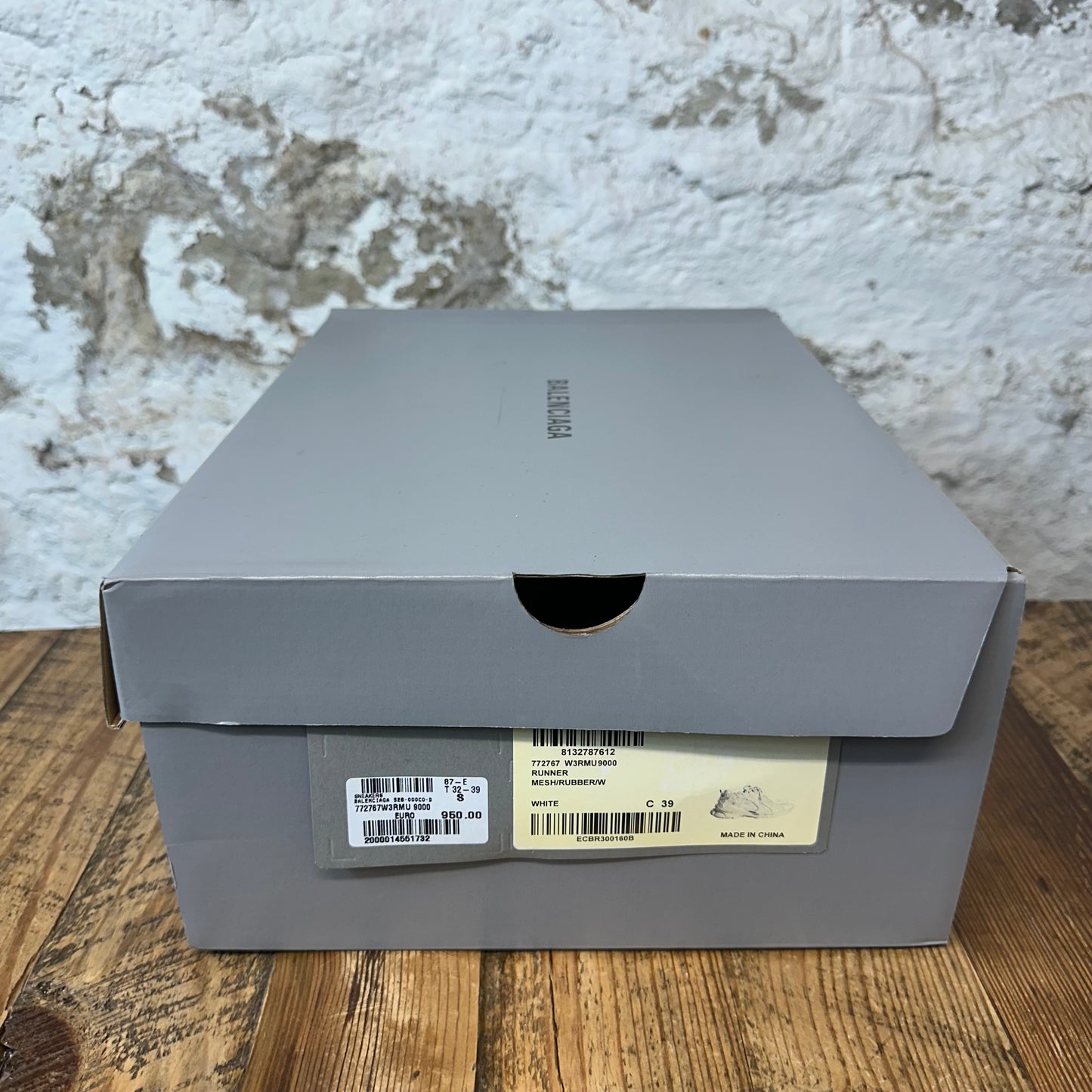 Balenciaga Runner Triple White Sneaker Sz 6.5 (39)