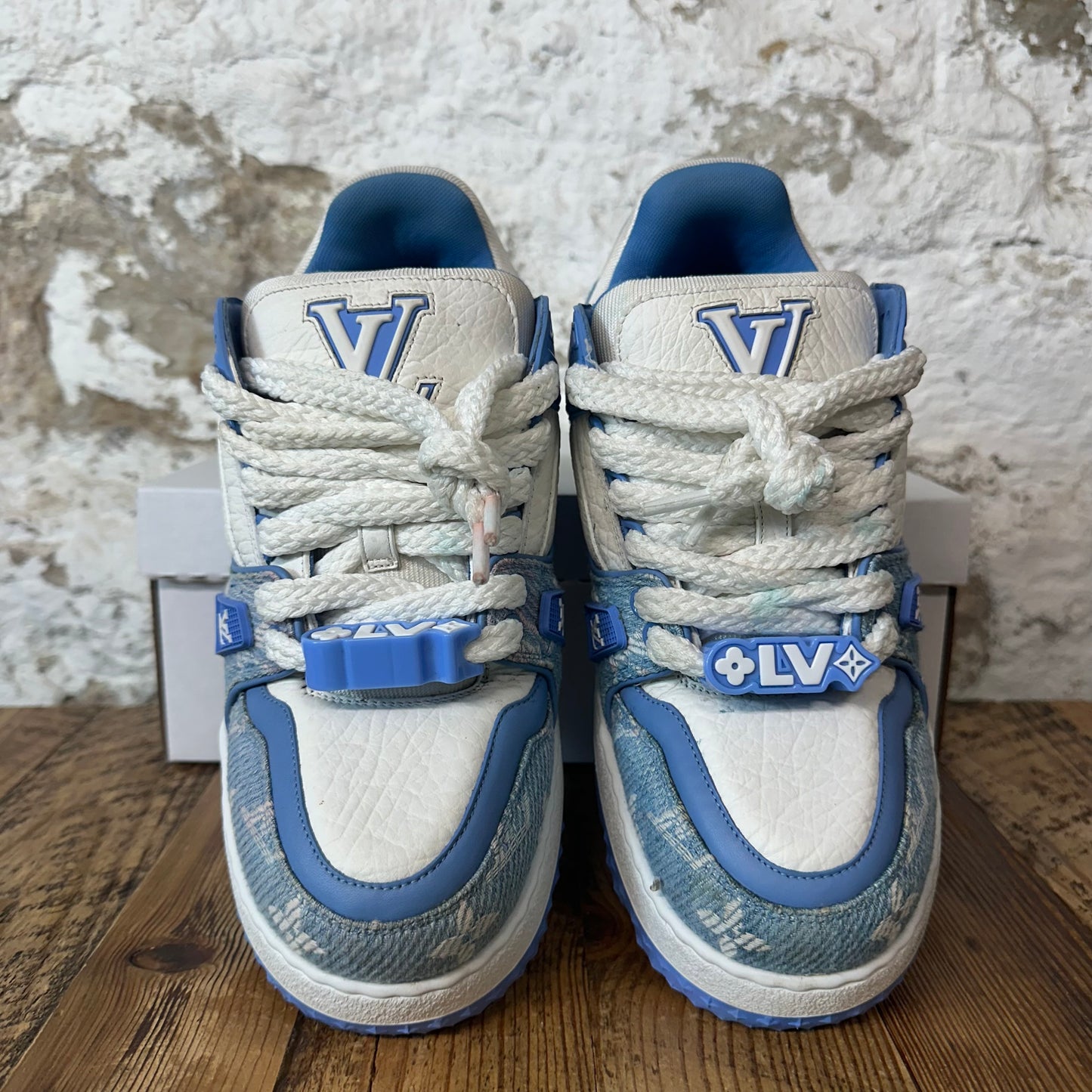 Louis Vuitton Baby Blue White Maxi Trainer Sneaker Sz 6.5 (39)