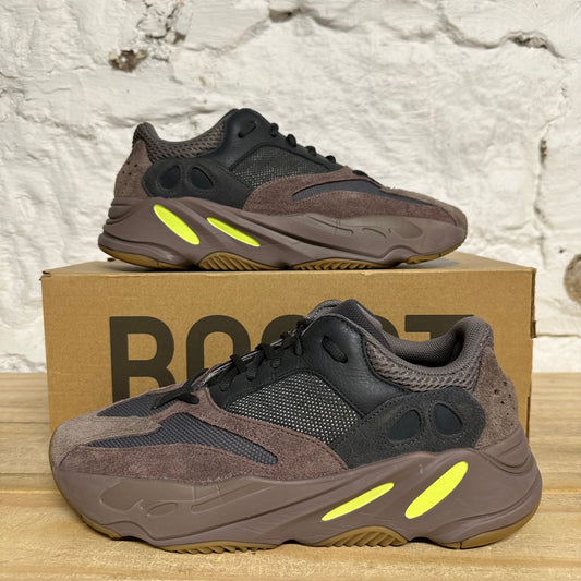 Yeezy 700 Mauve Sz 10.5