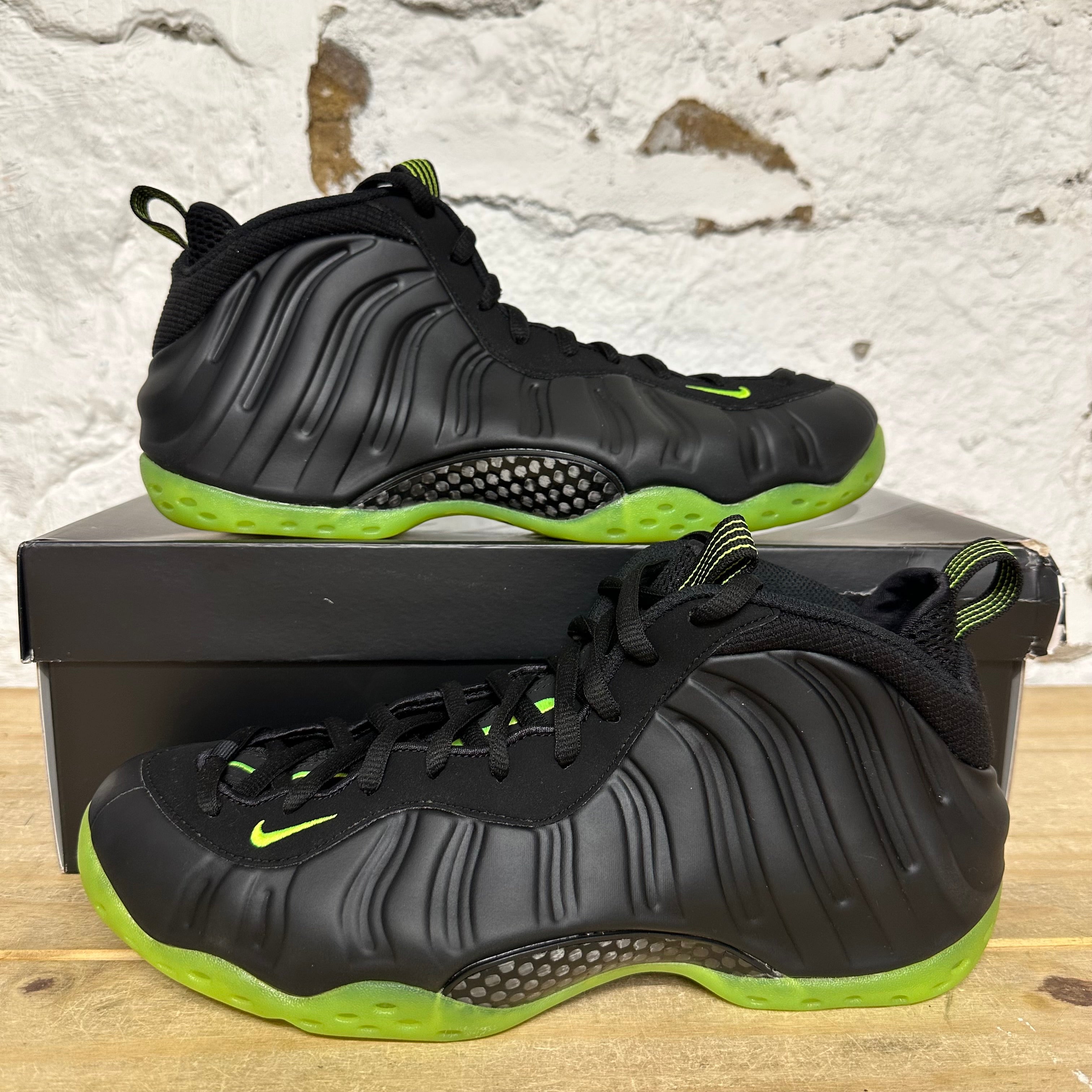 Nike Air Foamposite One Black Volt Sz 11