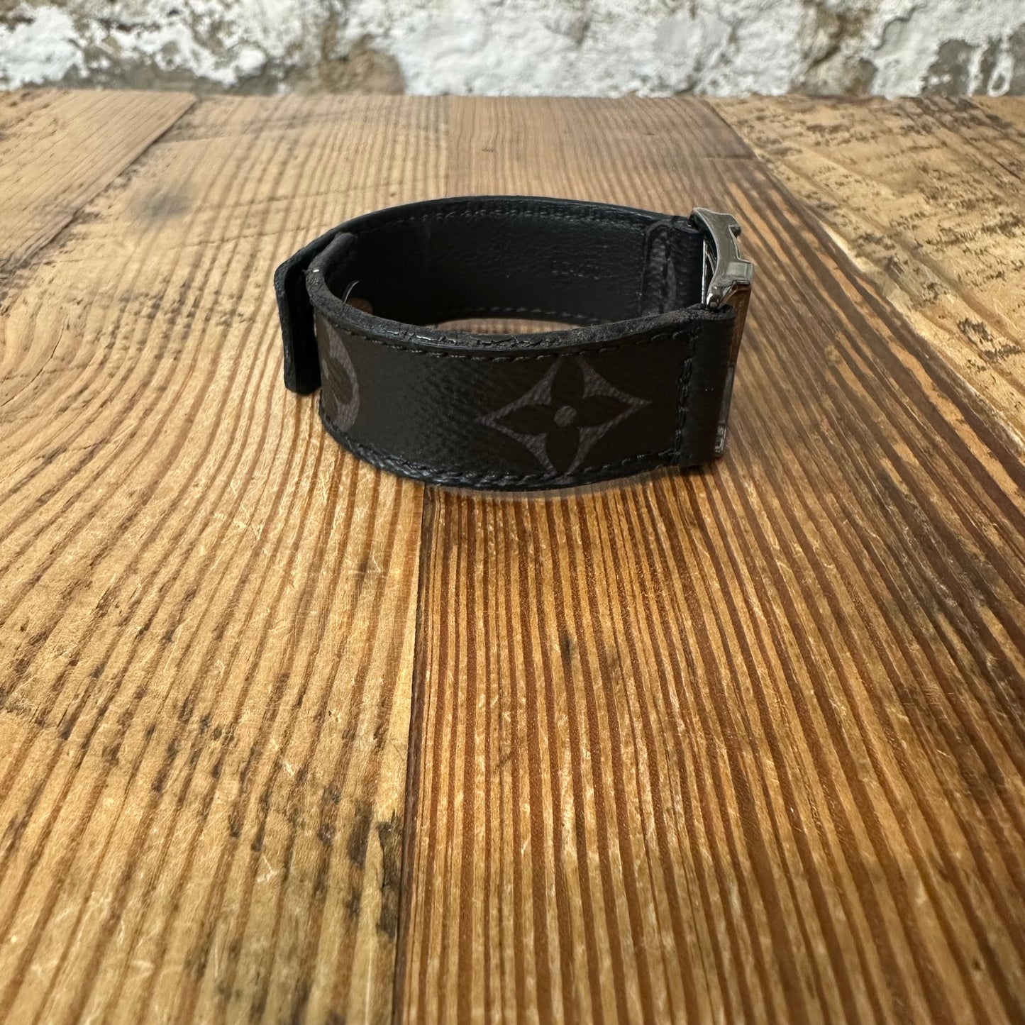Louis Vuitton Graphite Hockenheim Bracelet Sz 19