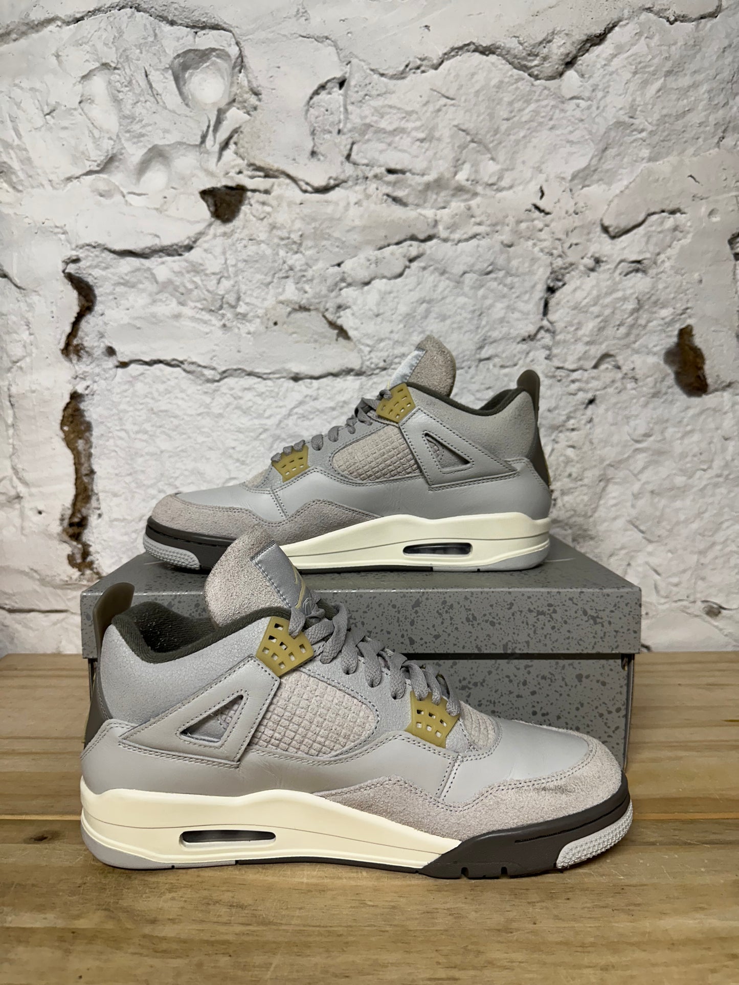 Air Jordan 4 Craft Photon Dust Sz 11