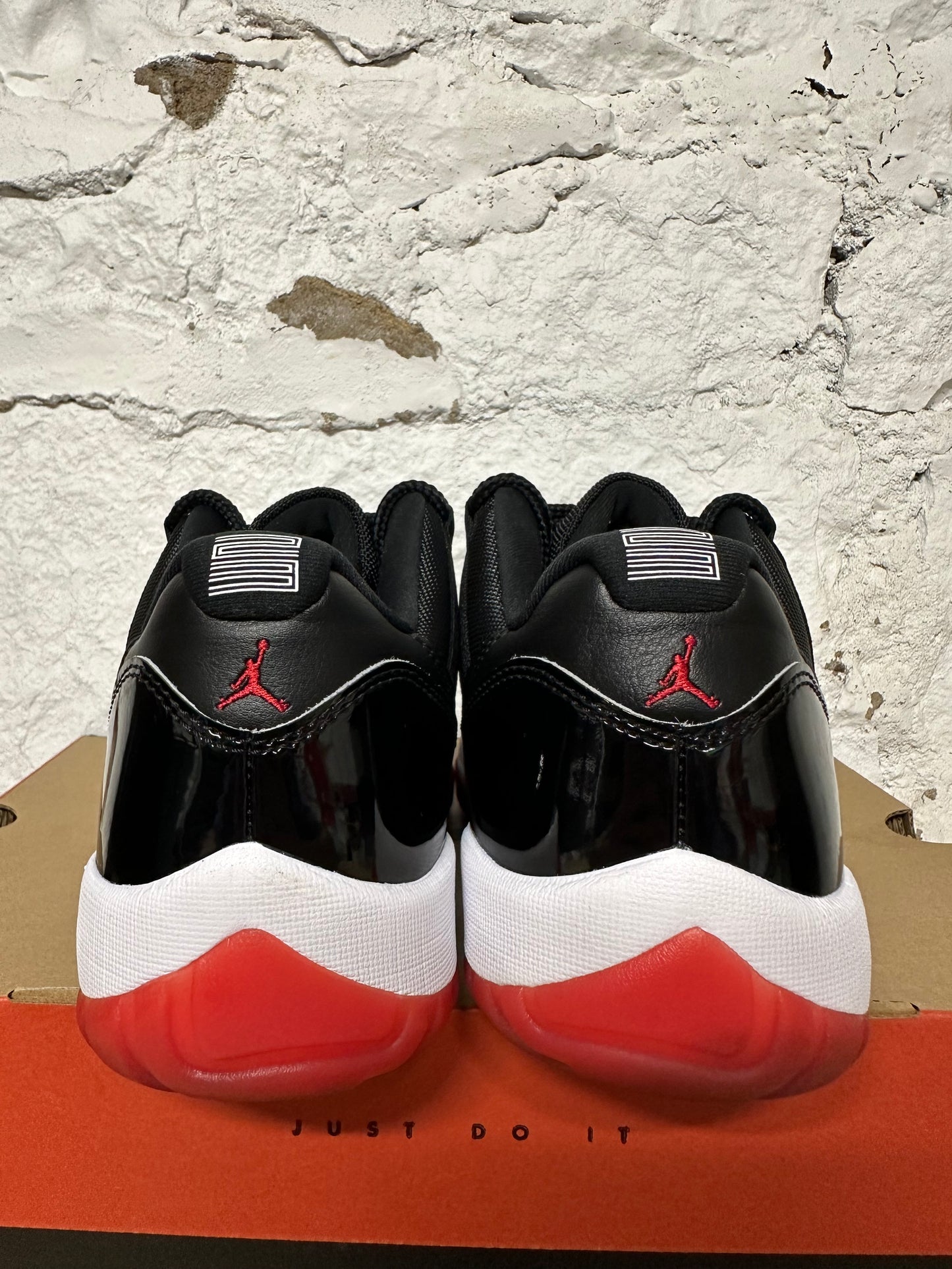 Air Jordan 11 Low Bred Sz 10